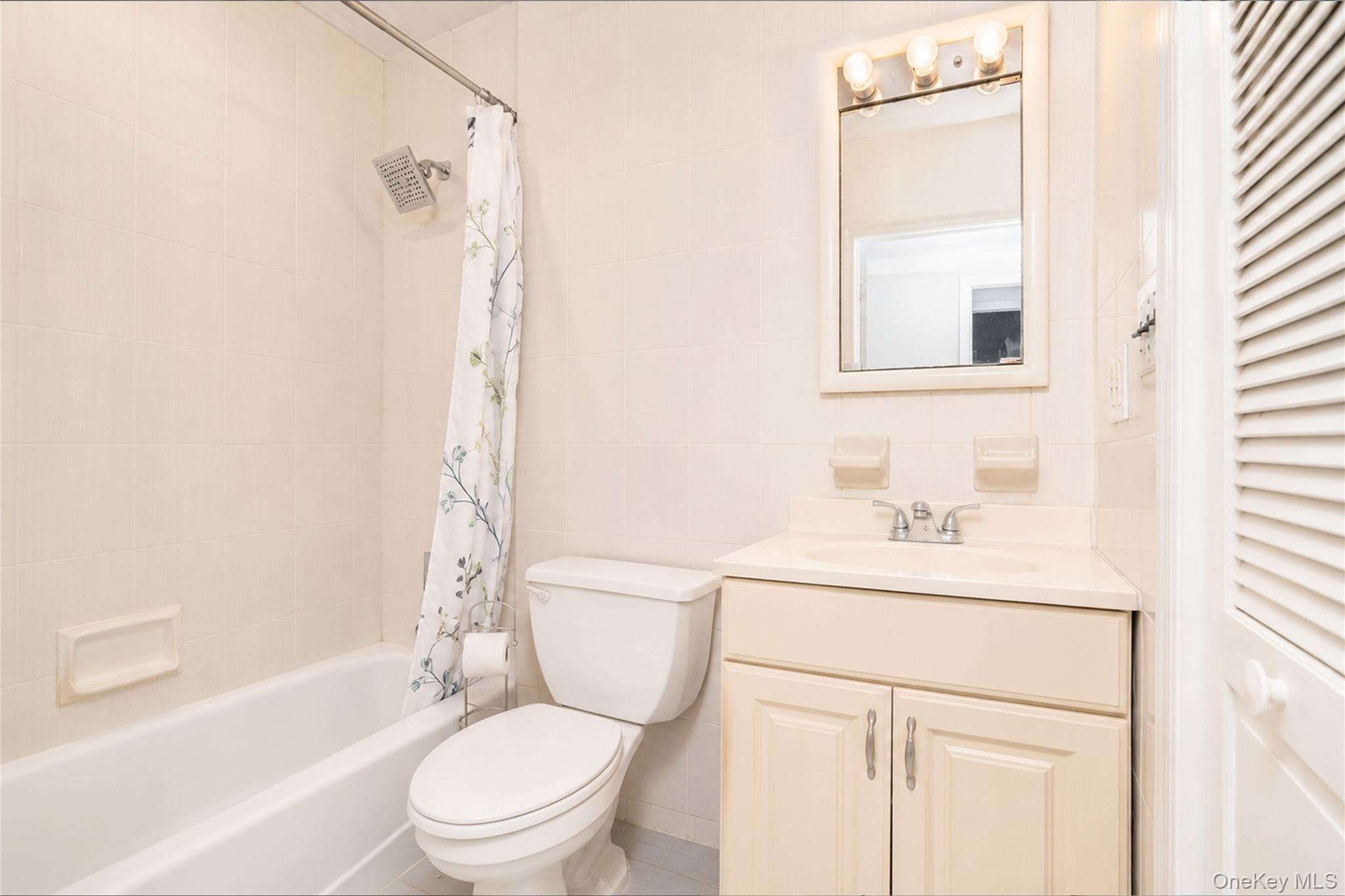 76 Dongan Avenue Property Photo 22