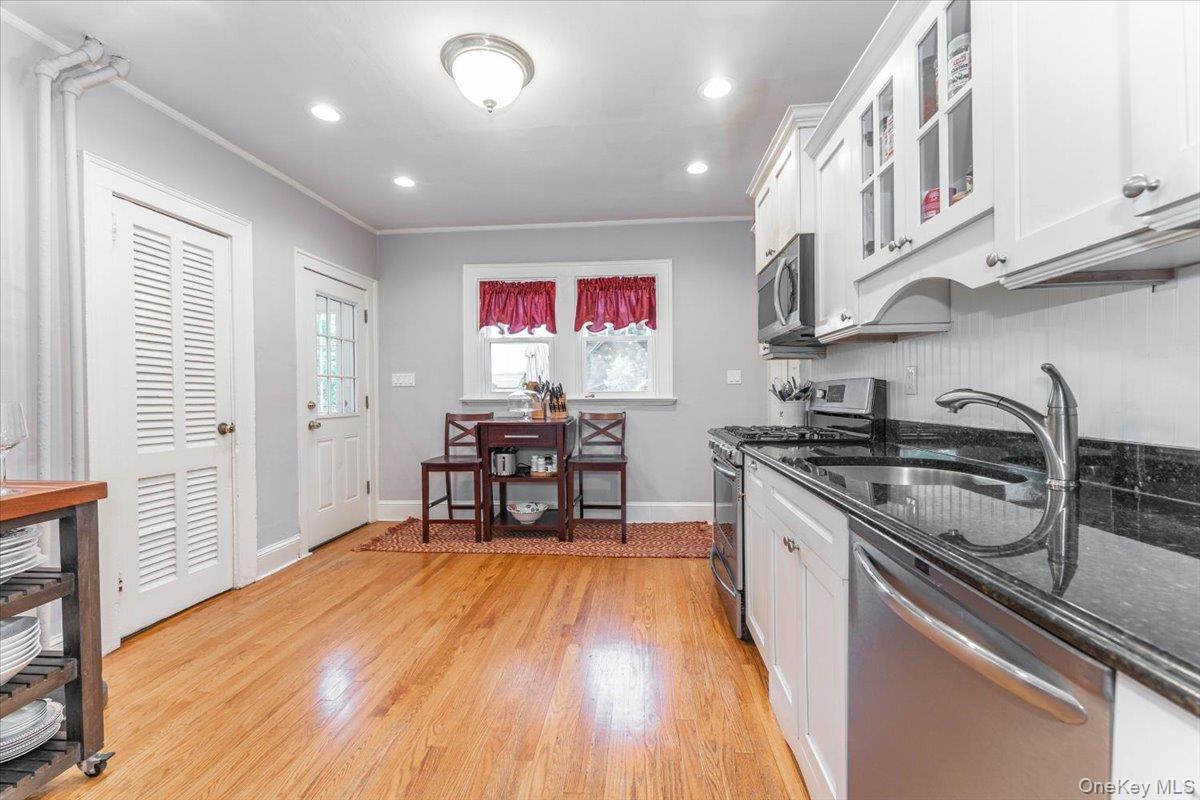 77 Hiawatha Drive Property Photo 8