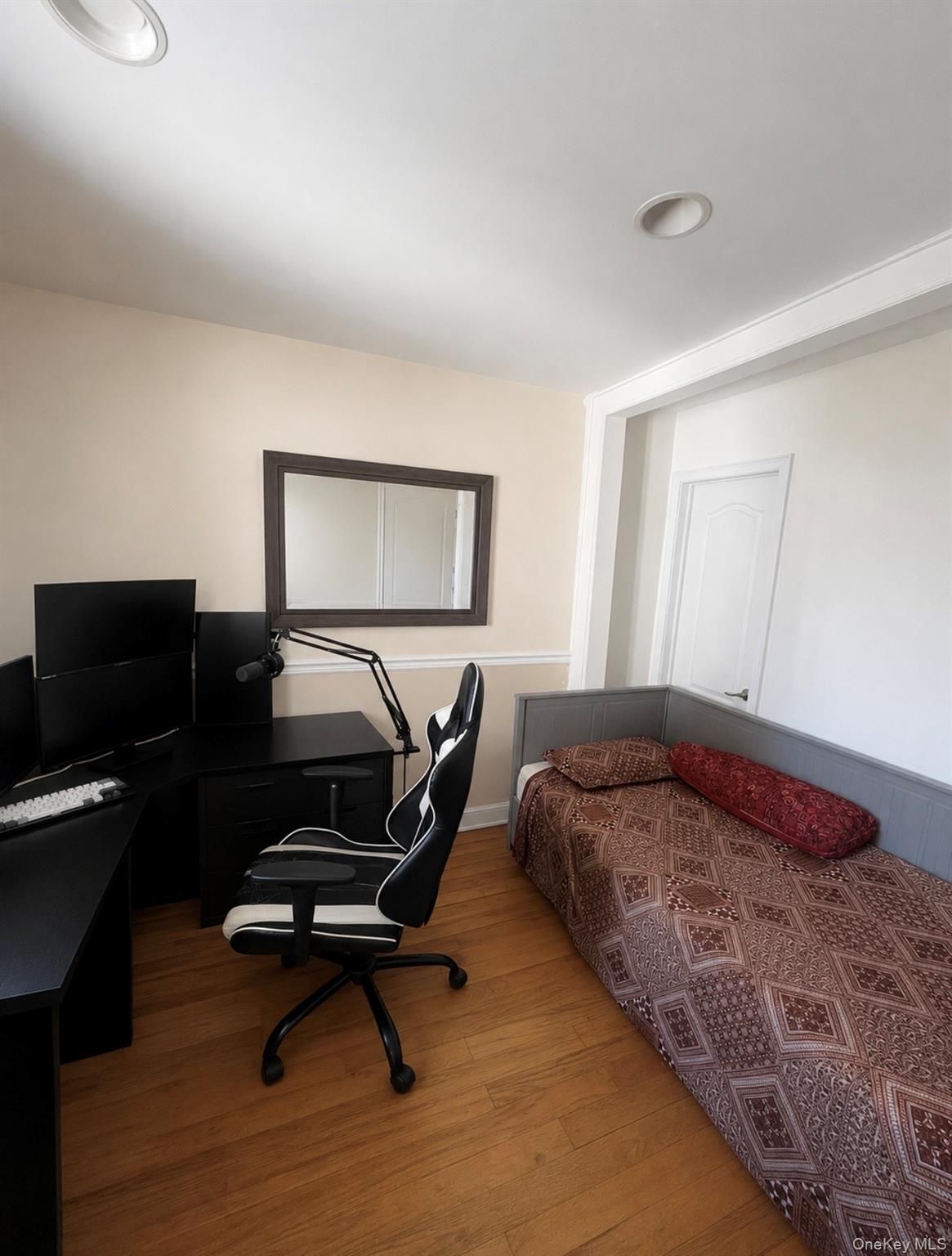11437 157th Street Property Photo 3