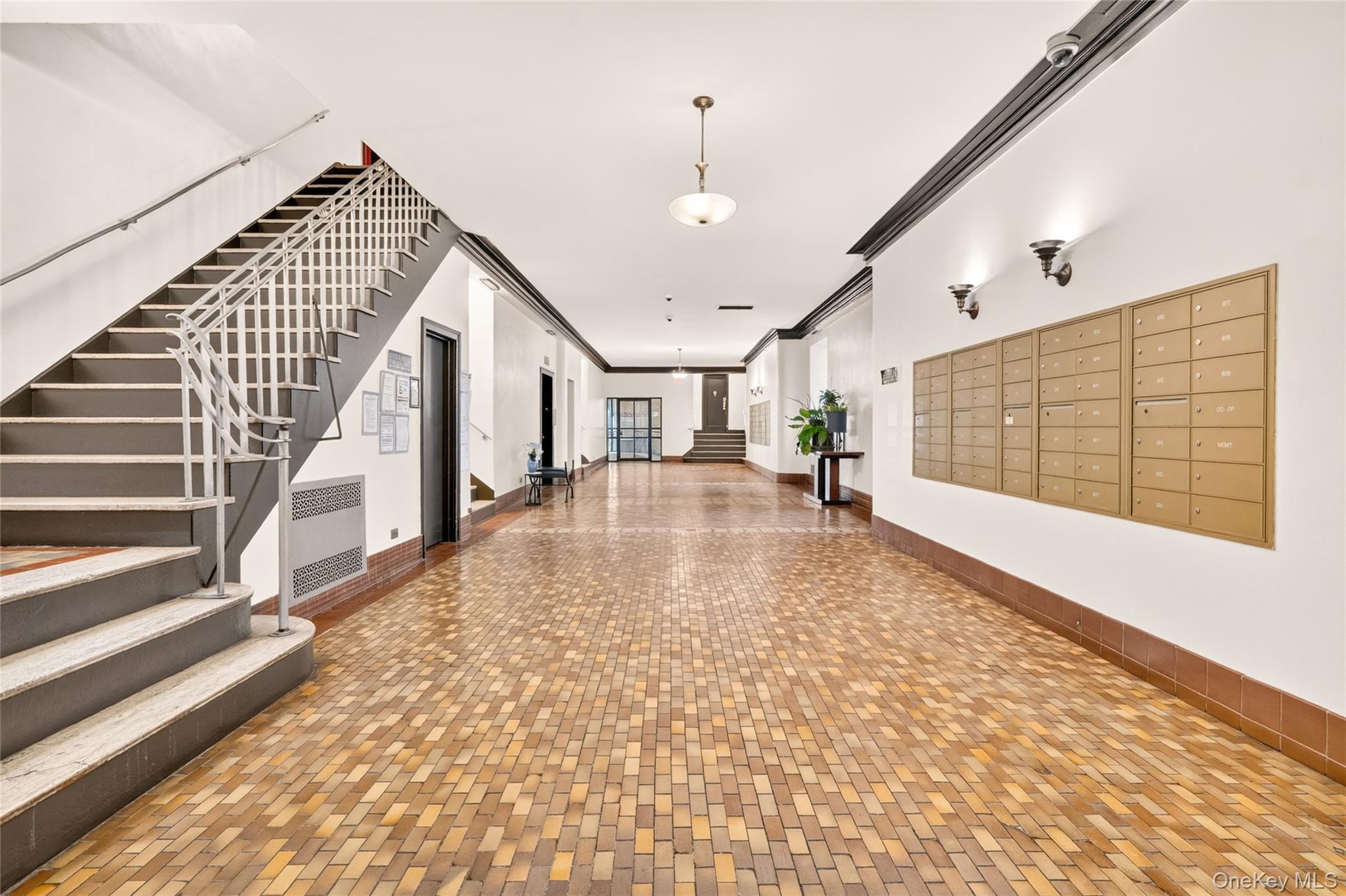601 Pelham Parkway 618 Property Photo 12