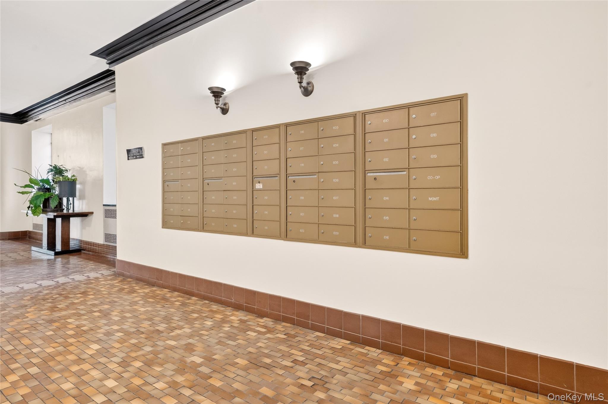601 Pelham Parkway 618 Property Photo 13