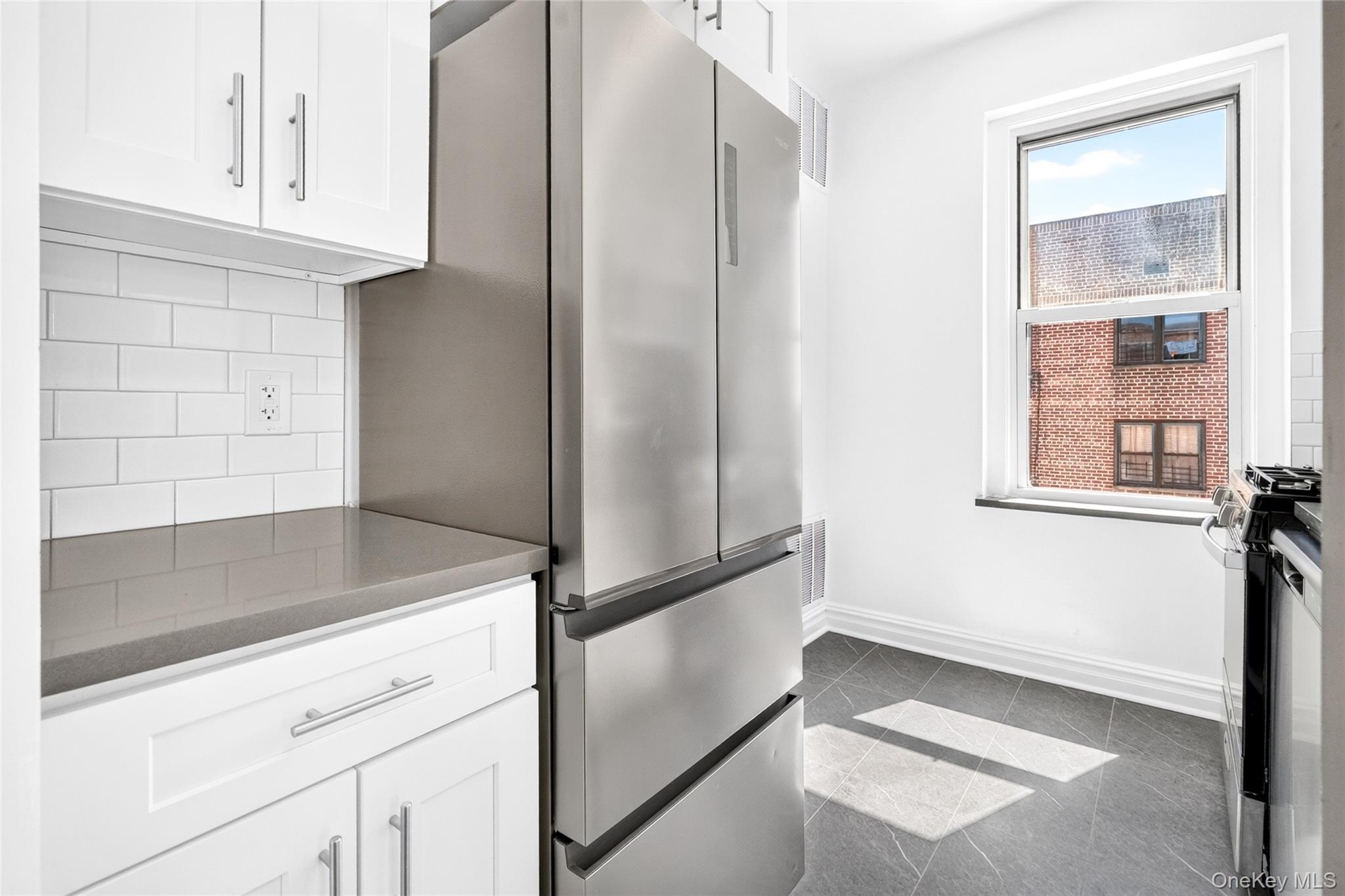 601 Pelham Parkway 618 Property Photo 35