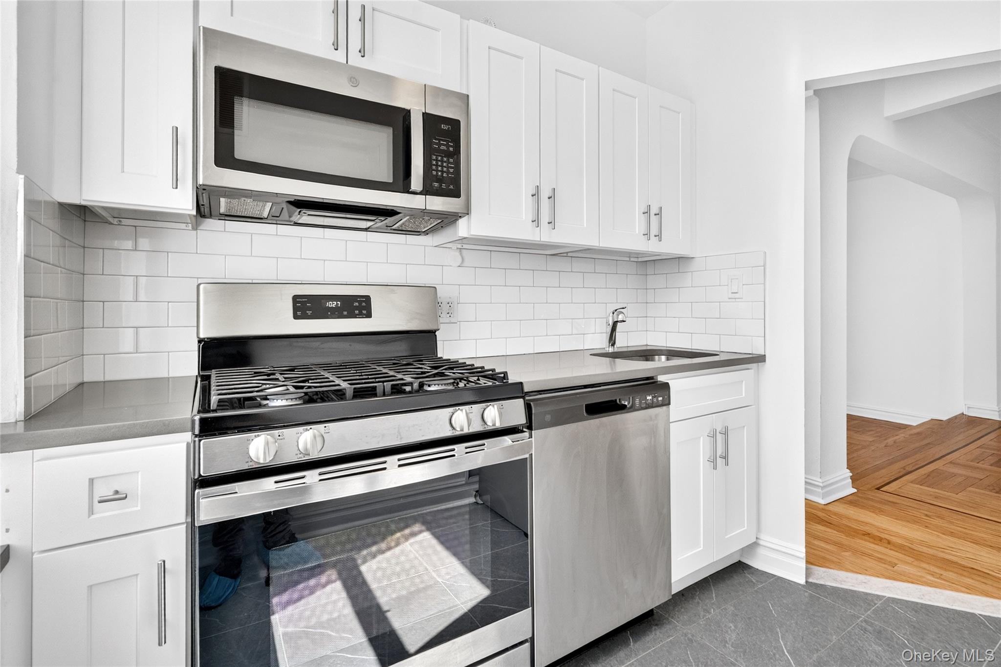 601 Pelham Parkway 618 Property Photo 40