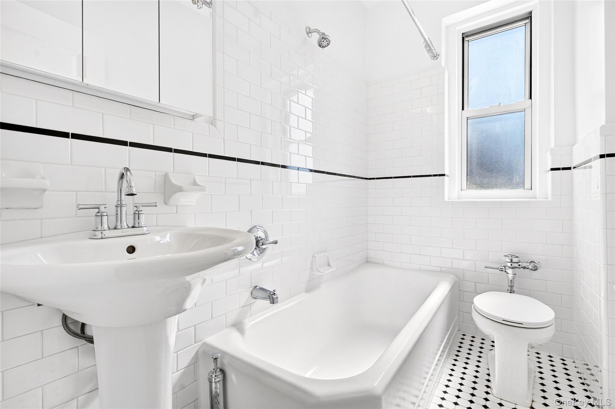 601 Pelham Parkway 618 Property Photo 47