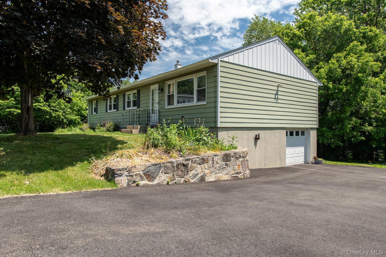 89 Ardmore Drive Property Photo 3