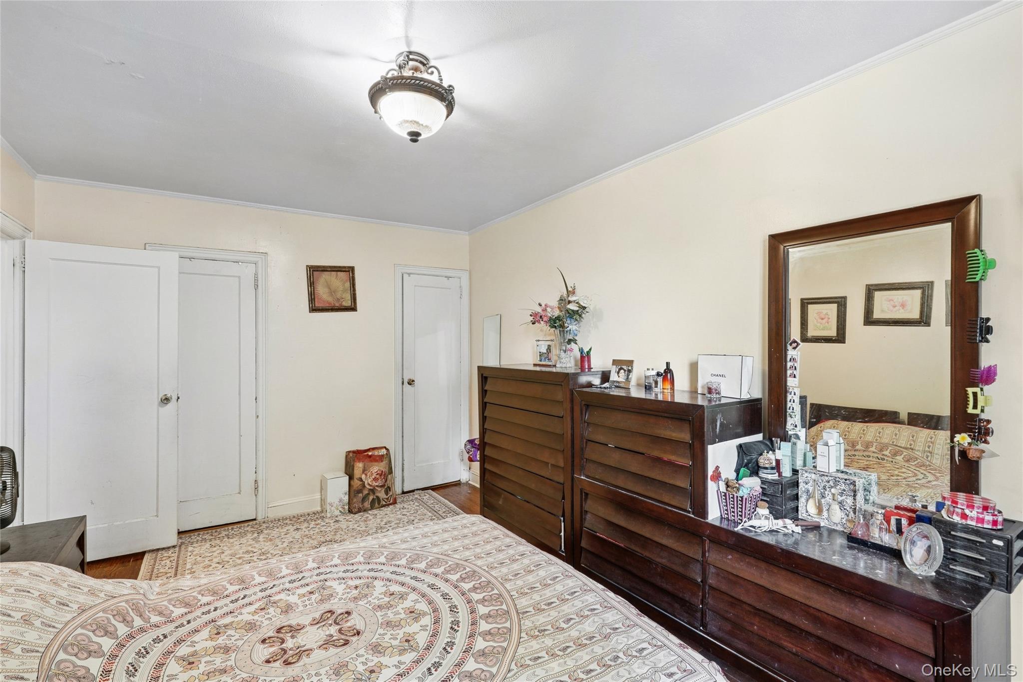 3223 76th Street Property Photo 9