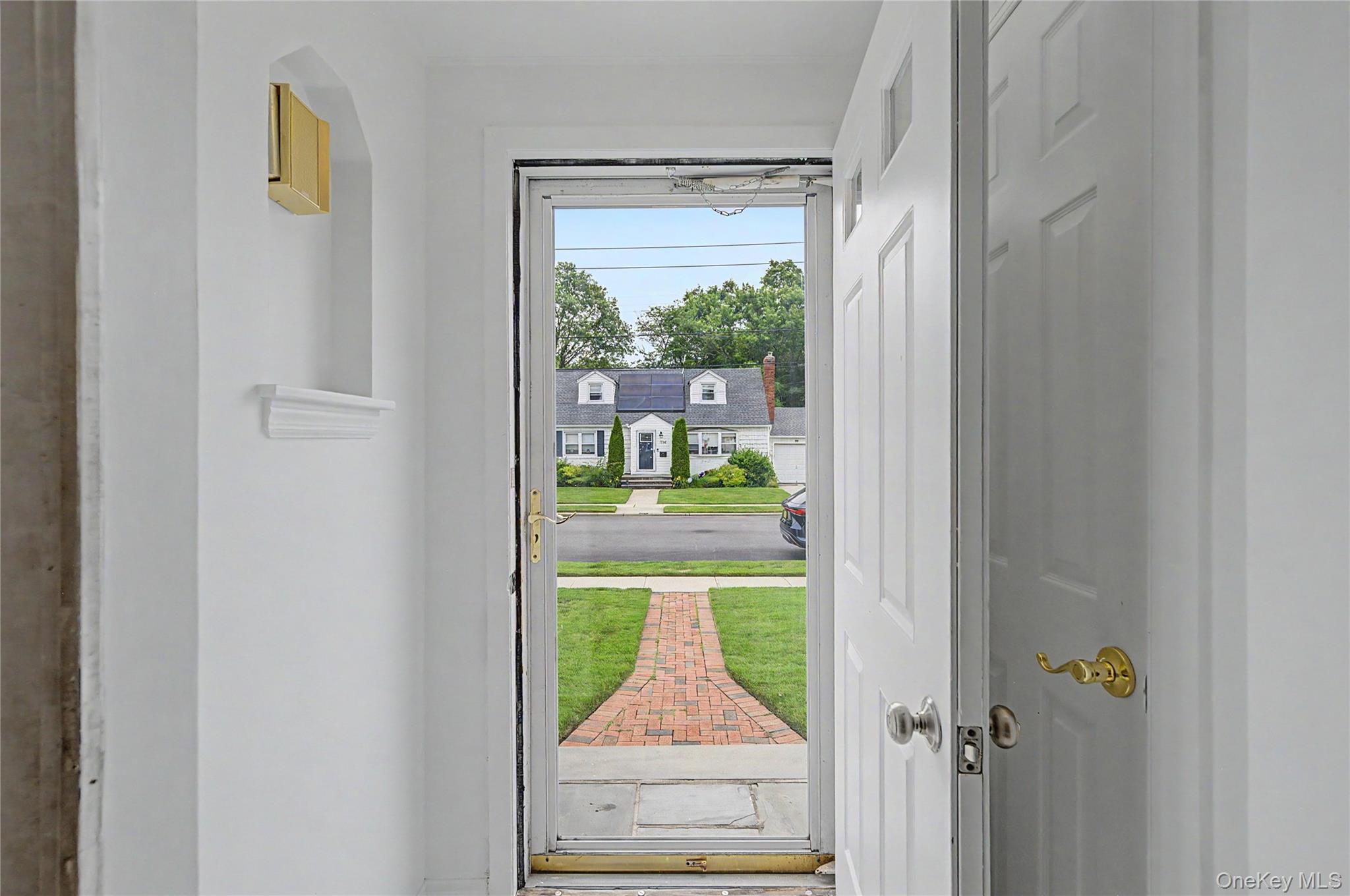 1753 Maurice Avenue Property Photo 3
