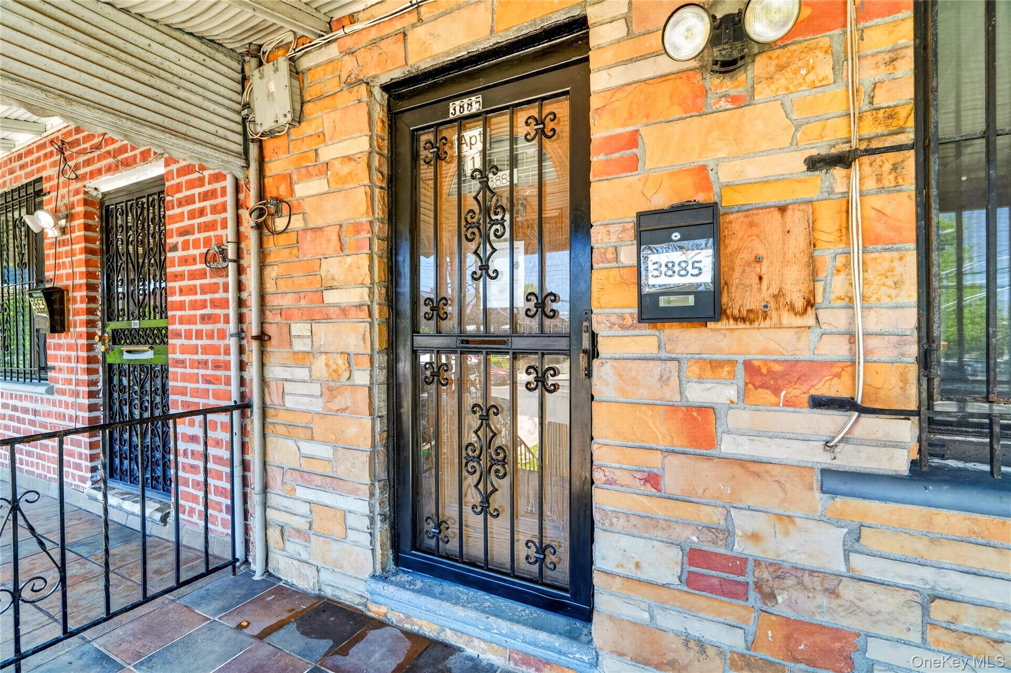 3885 Paulding Avenue Property Photo 14