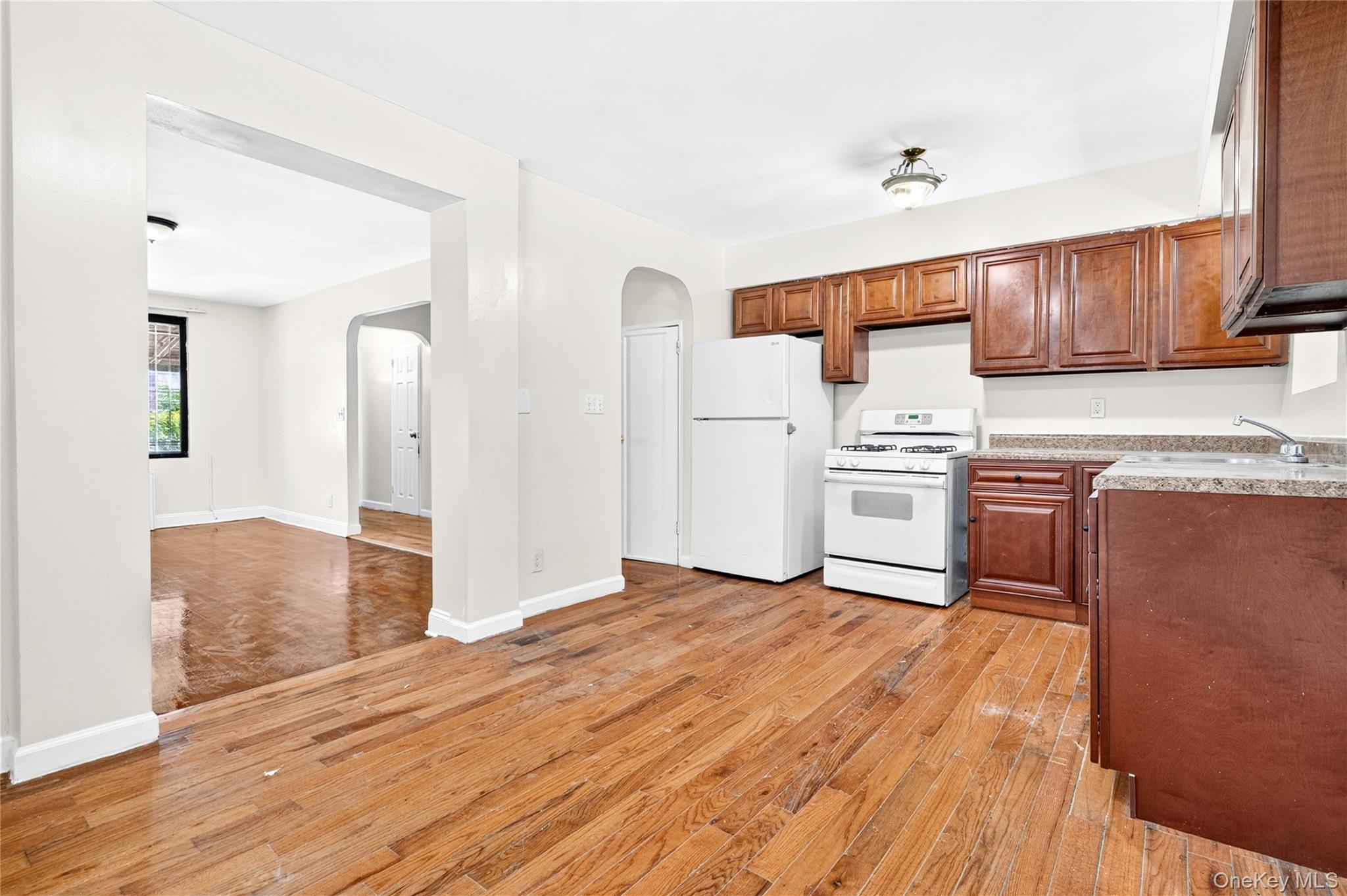 3885 Paulding Avenue Property Photo 23