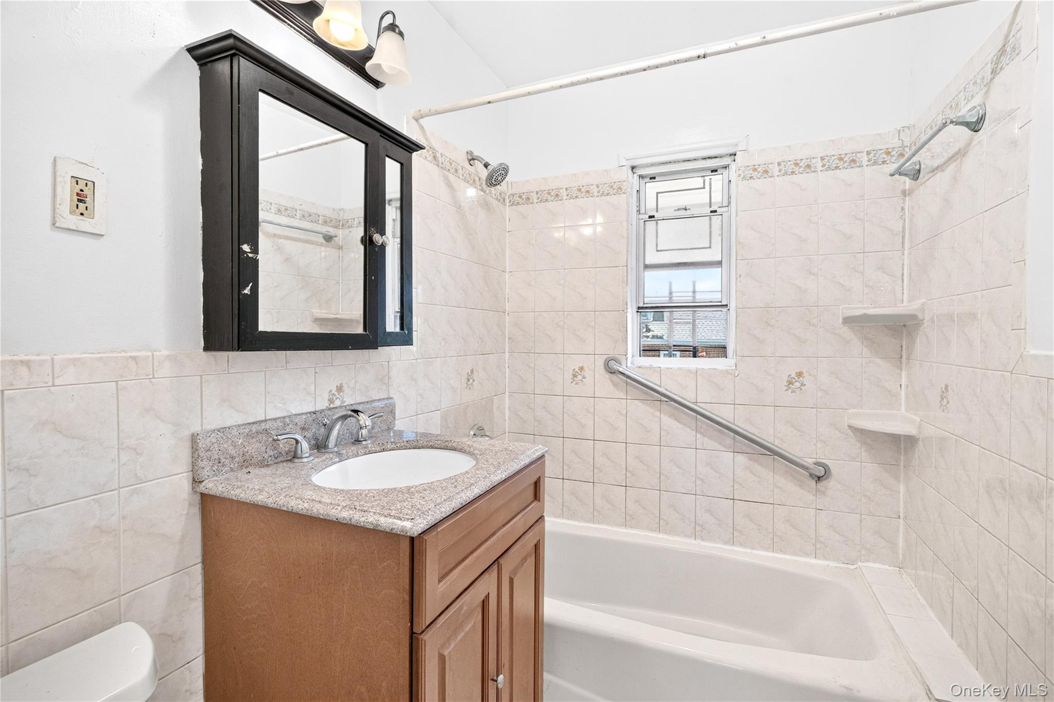 3885 Paulding Avenue Property Photo 40
