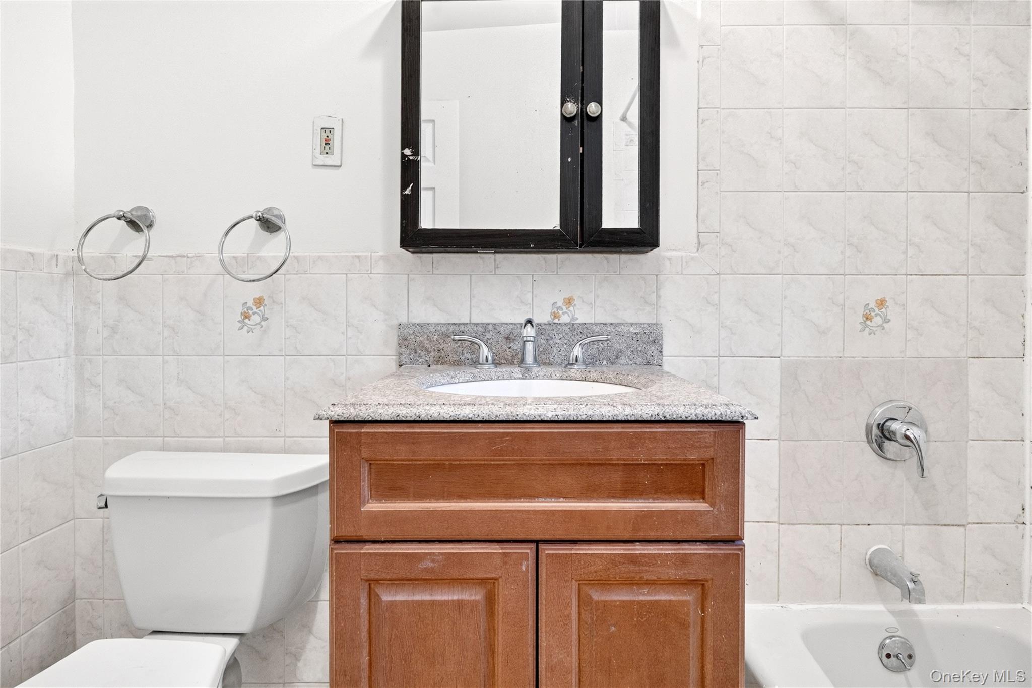 3885 Paulding Avenue Property Photo 41