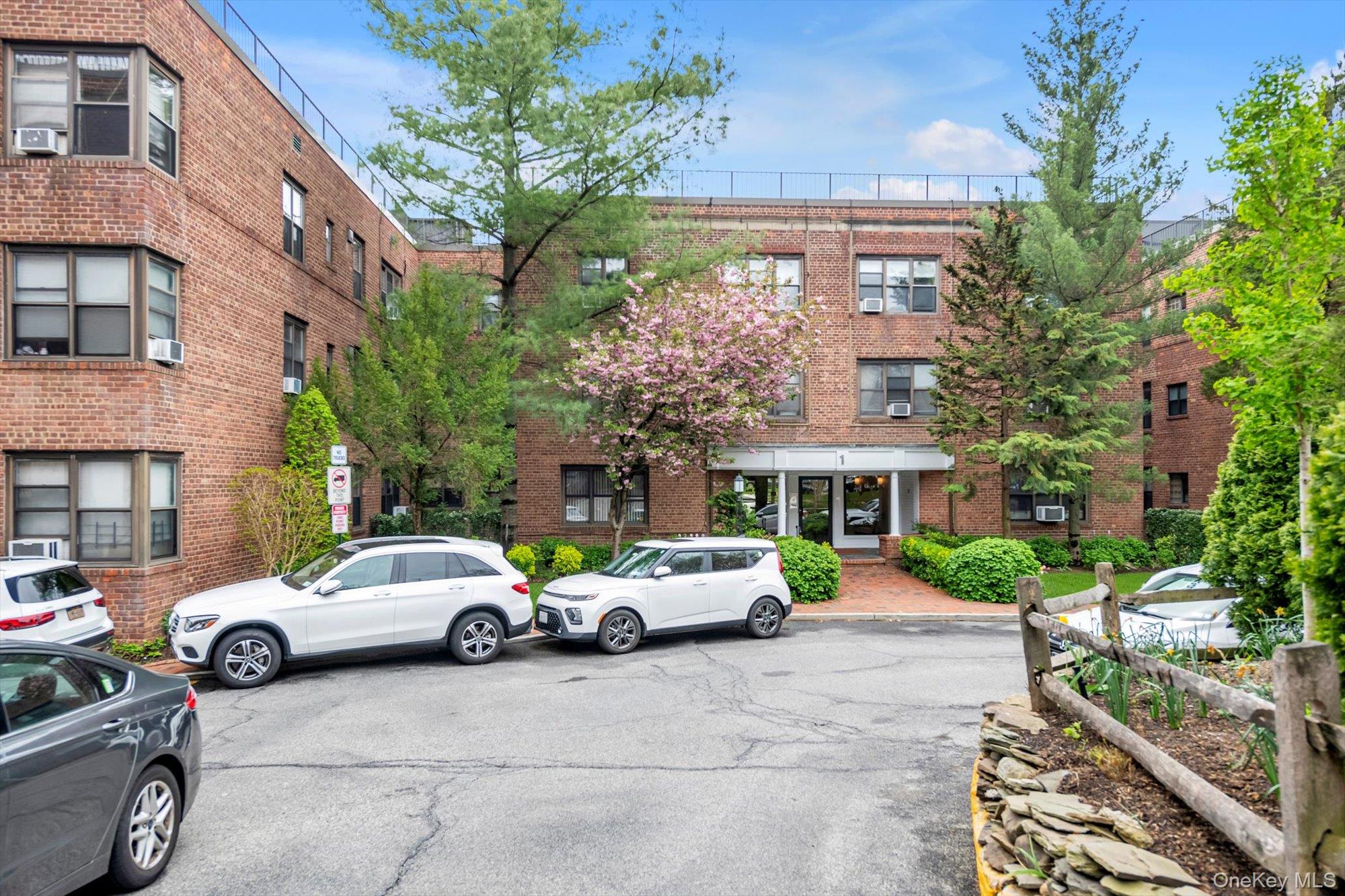 1 Town House Place 2e Property Photo 15