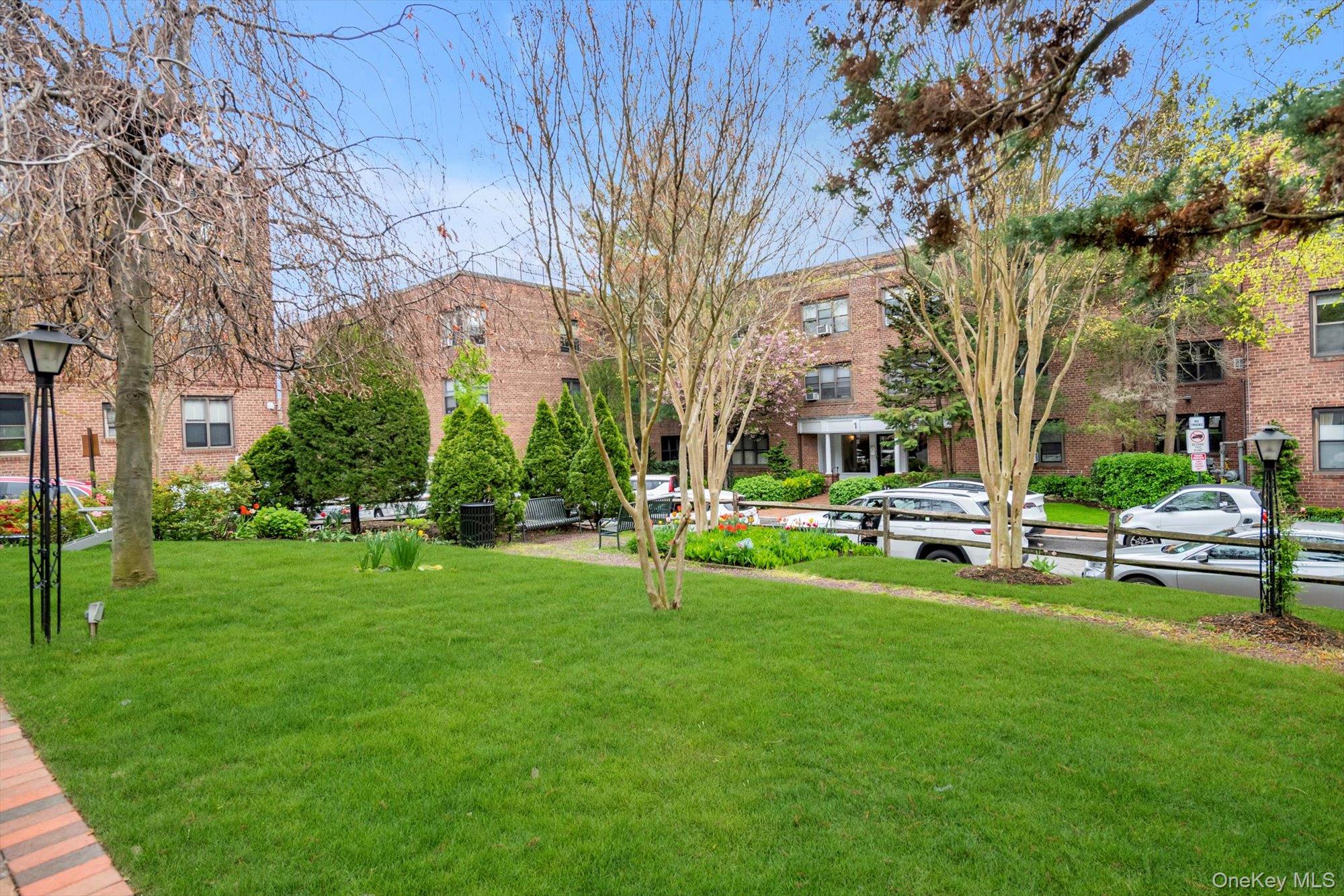 1 Town House Place 2e Property Photo 16