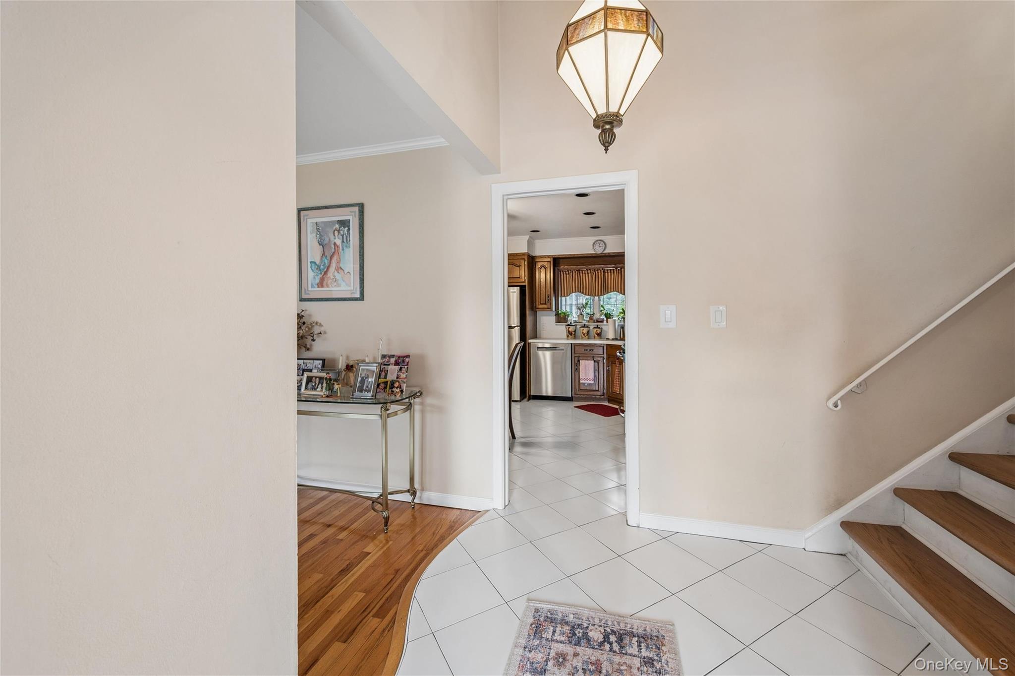 952 Roxbury Drive Property Photo 15