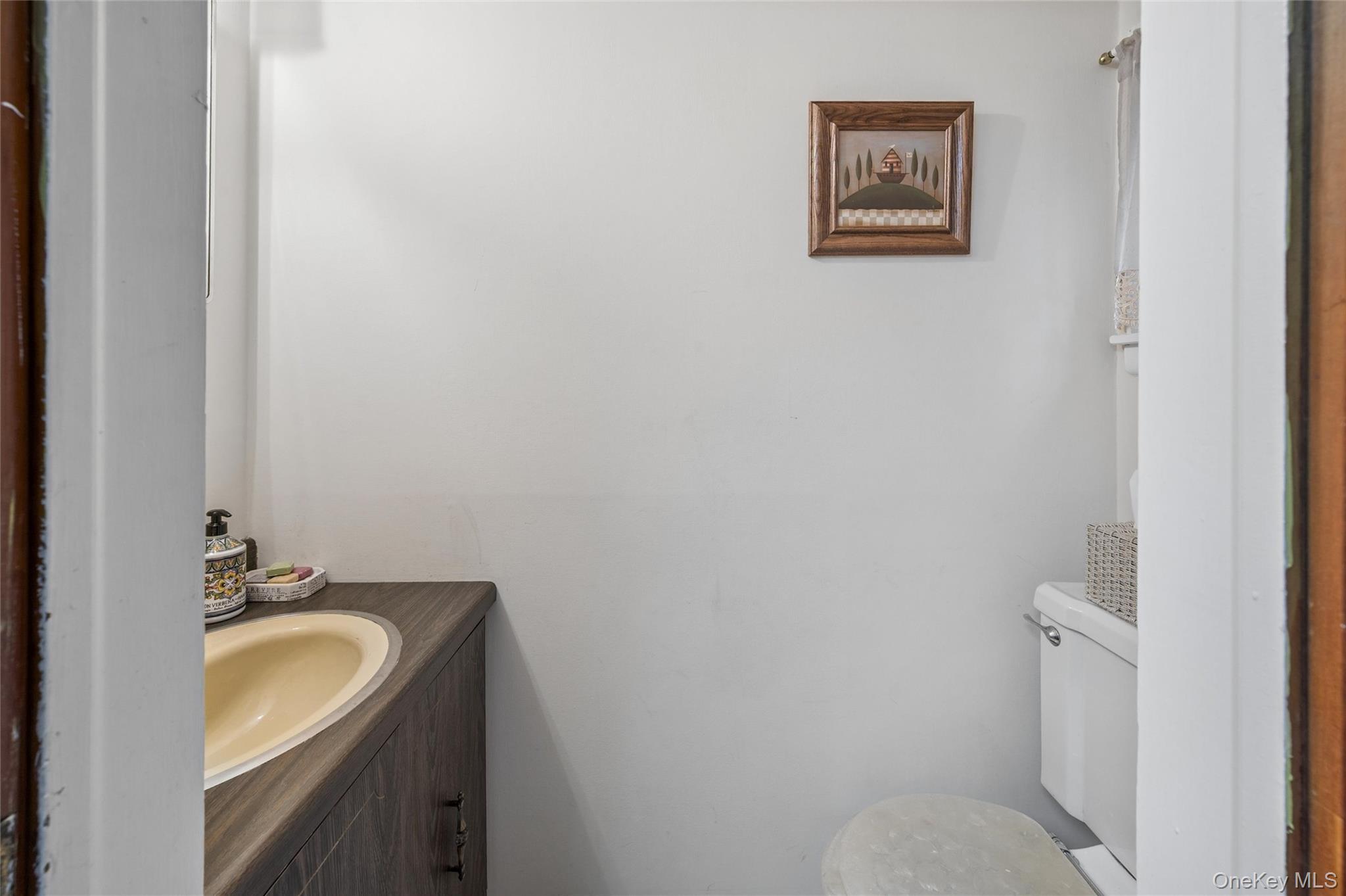 952 Roxbury Drive Property Photo 26