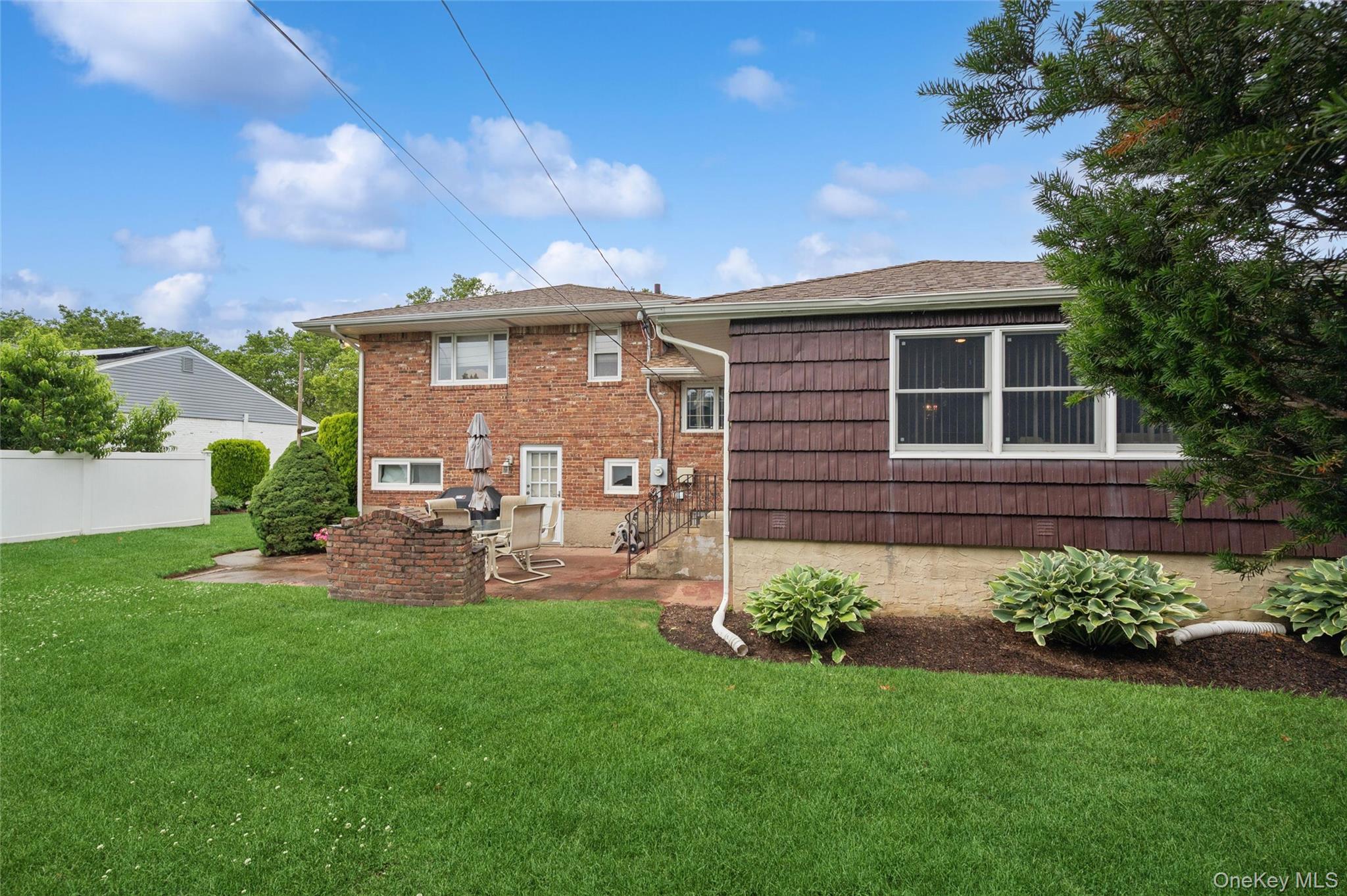 952 Roxbury Drive Property Photo 37