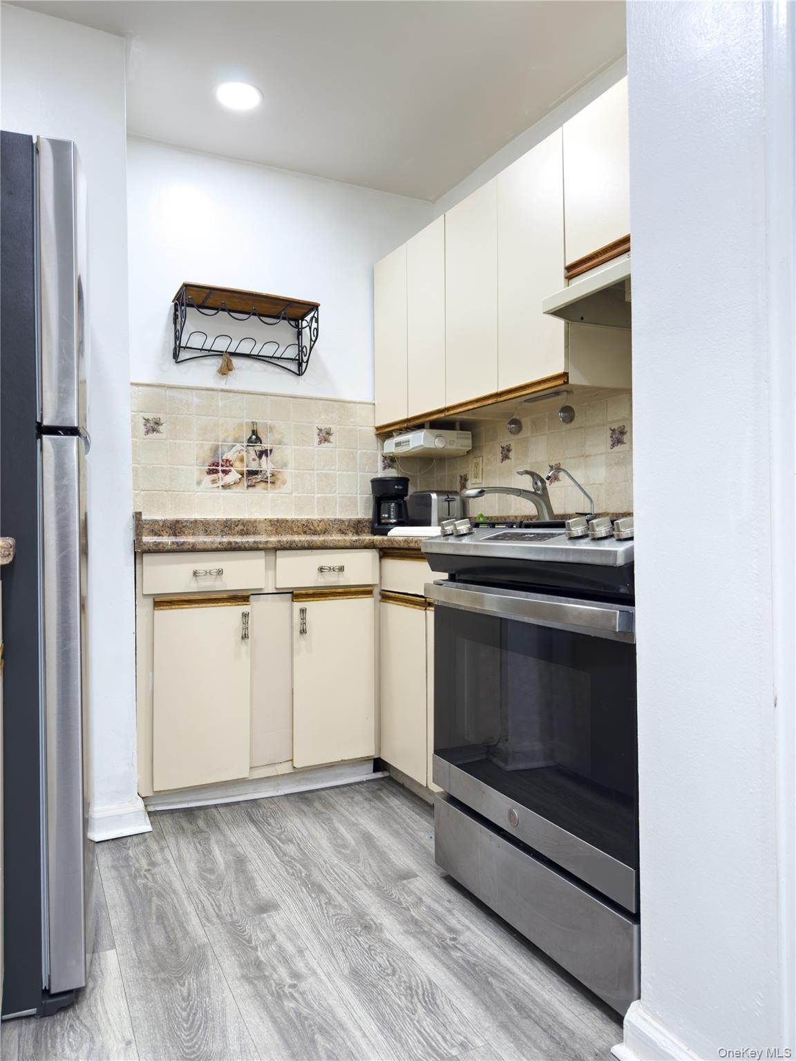 510 Dubois Avenue 6a Property Photo 16