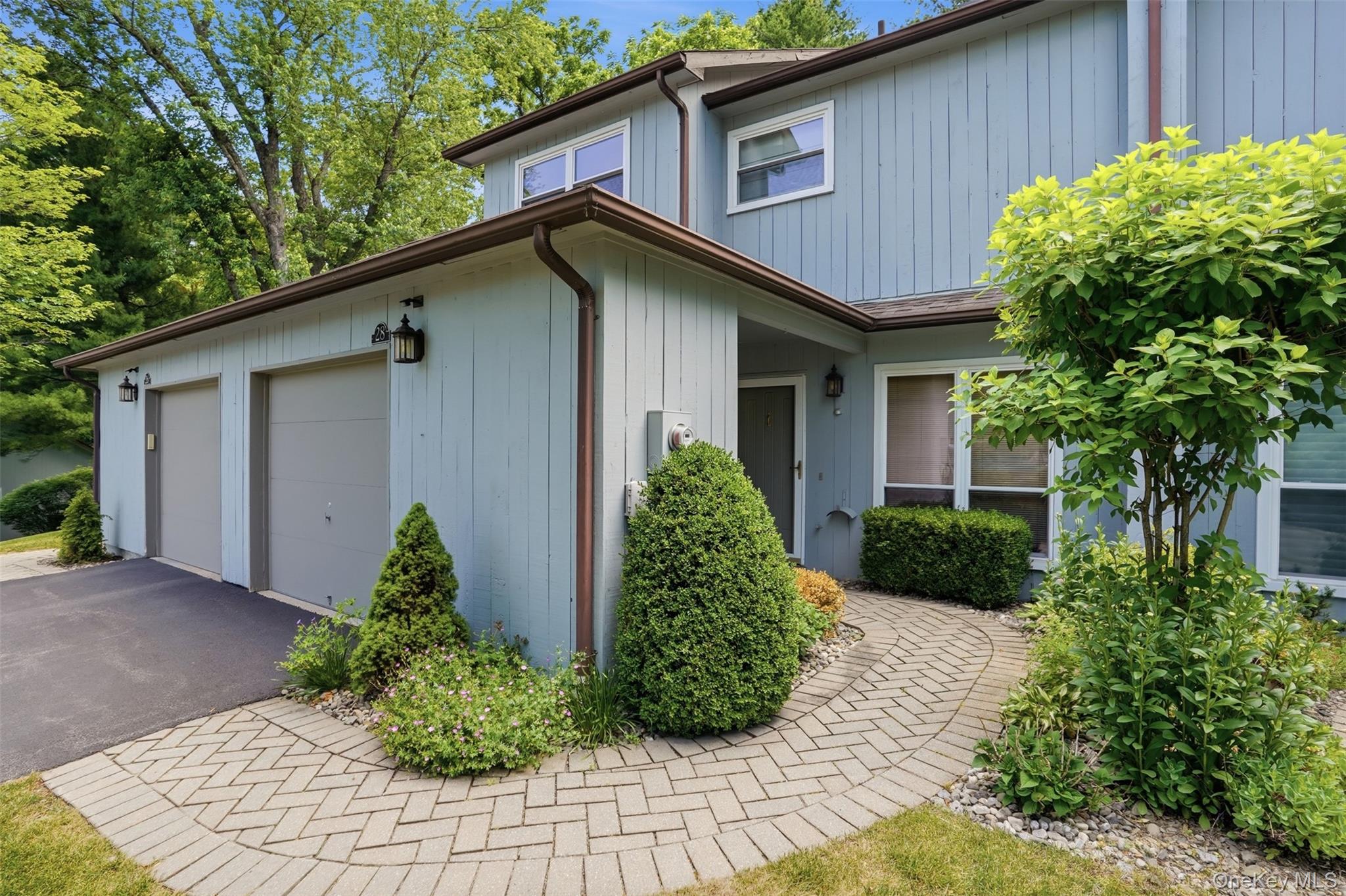 28 E Knoll Property Photo 2