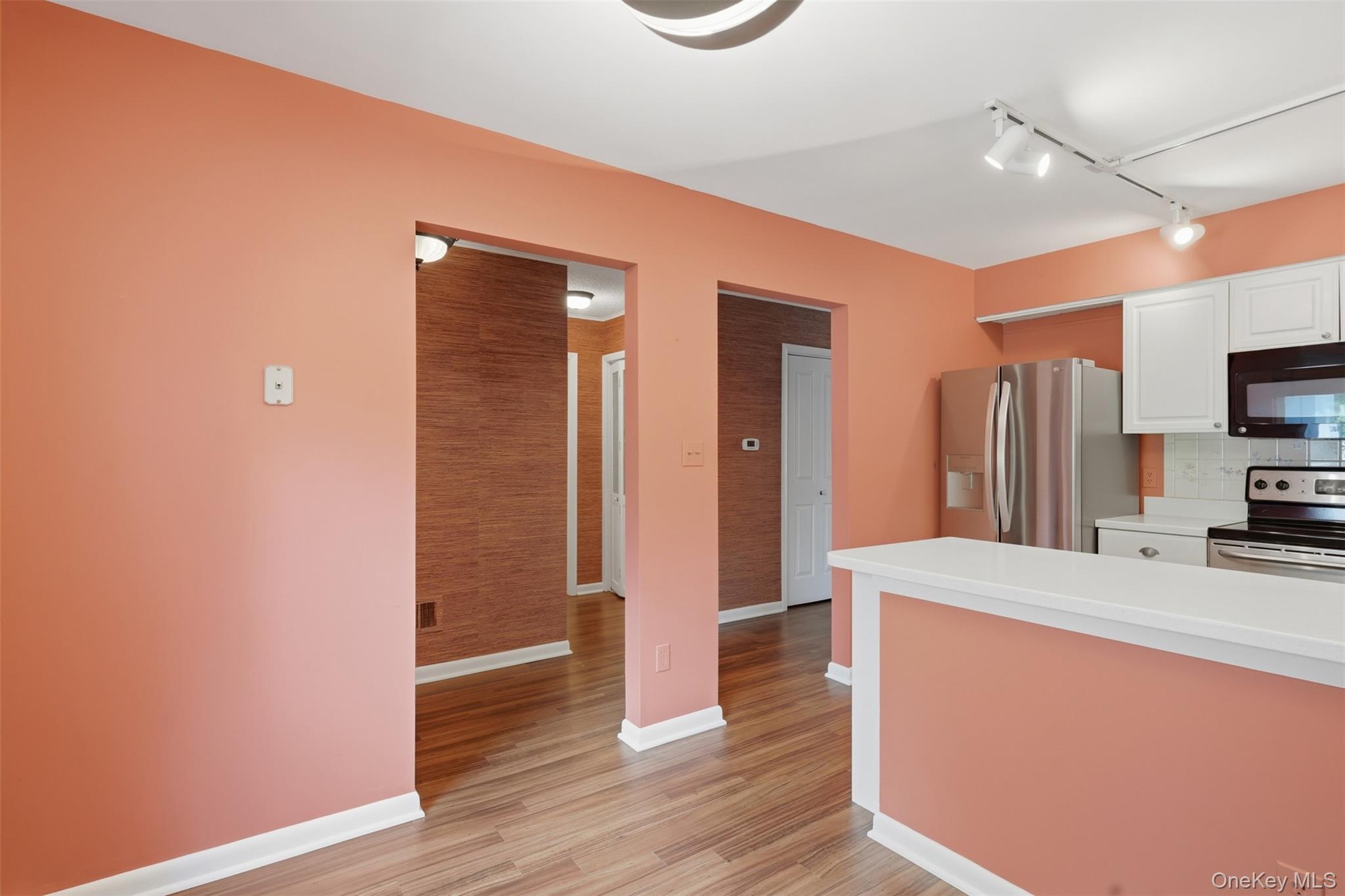 28 E Knoll Property Photo 4