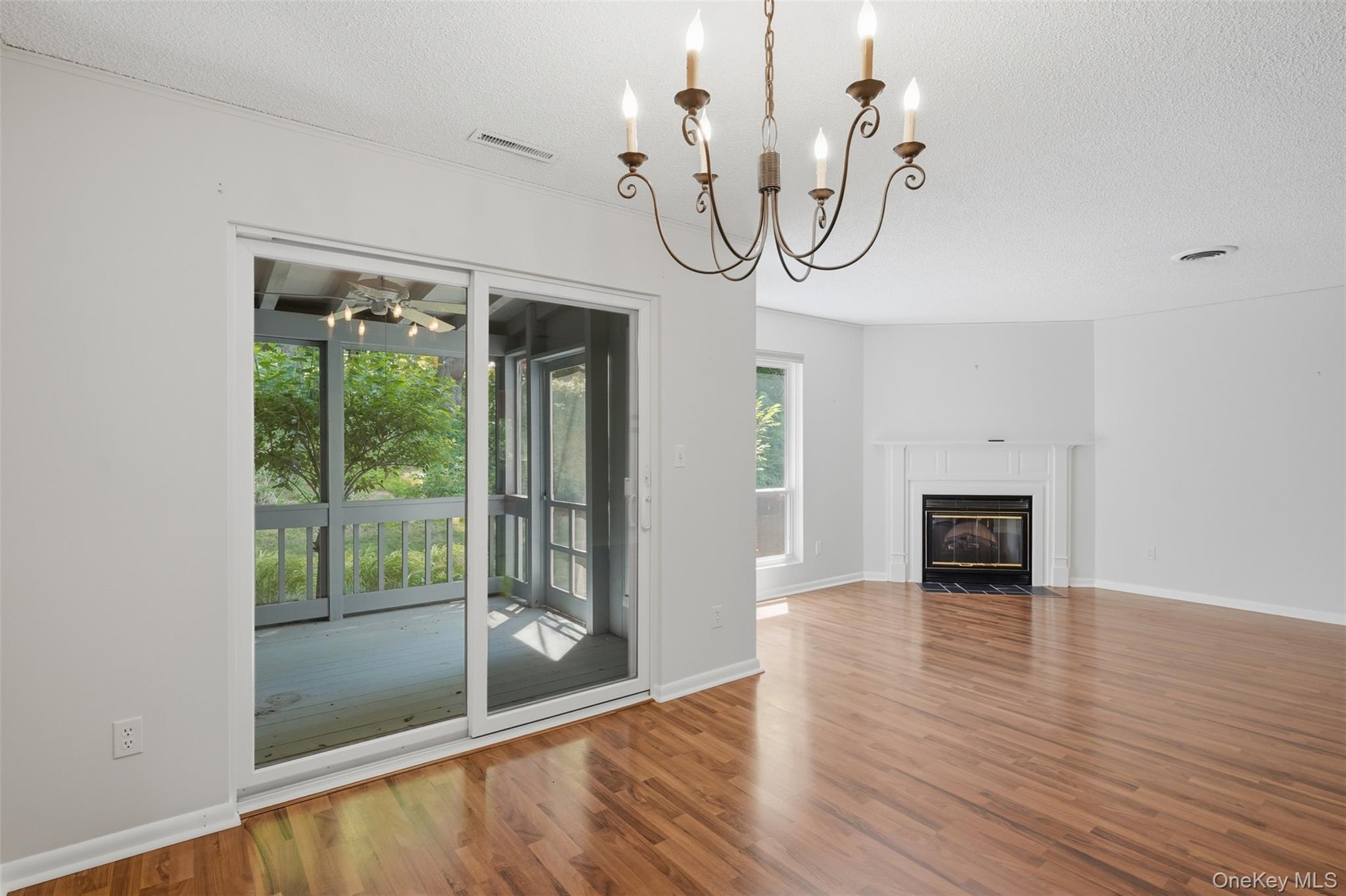 28 E Knoll Property Photo 11