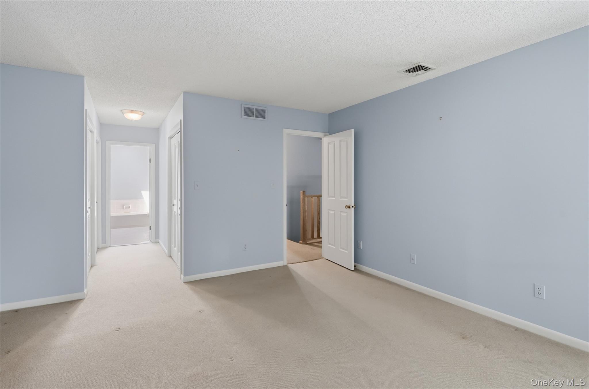 28 E Knoll Property Photo 19
