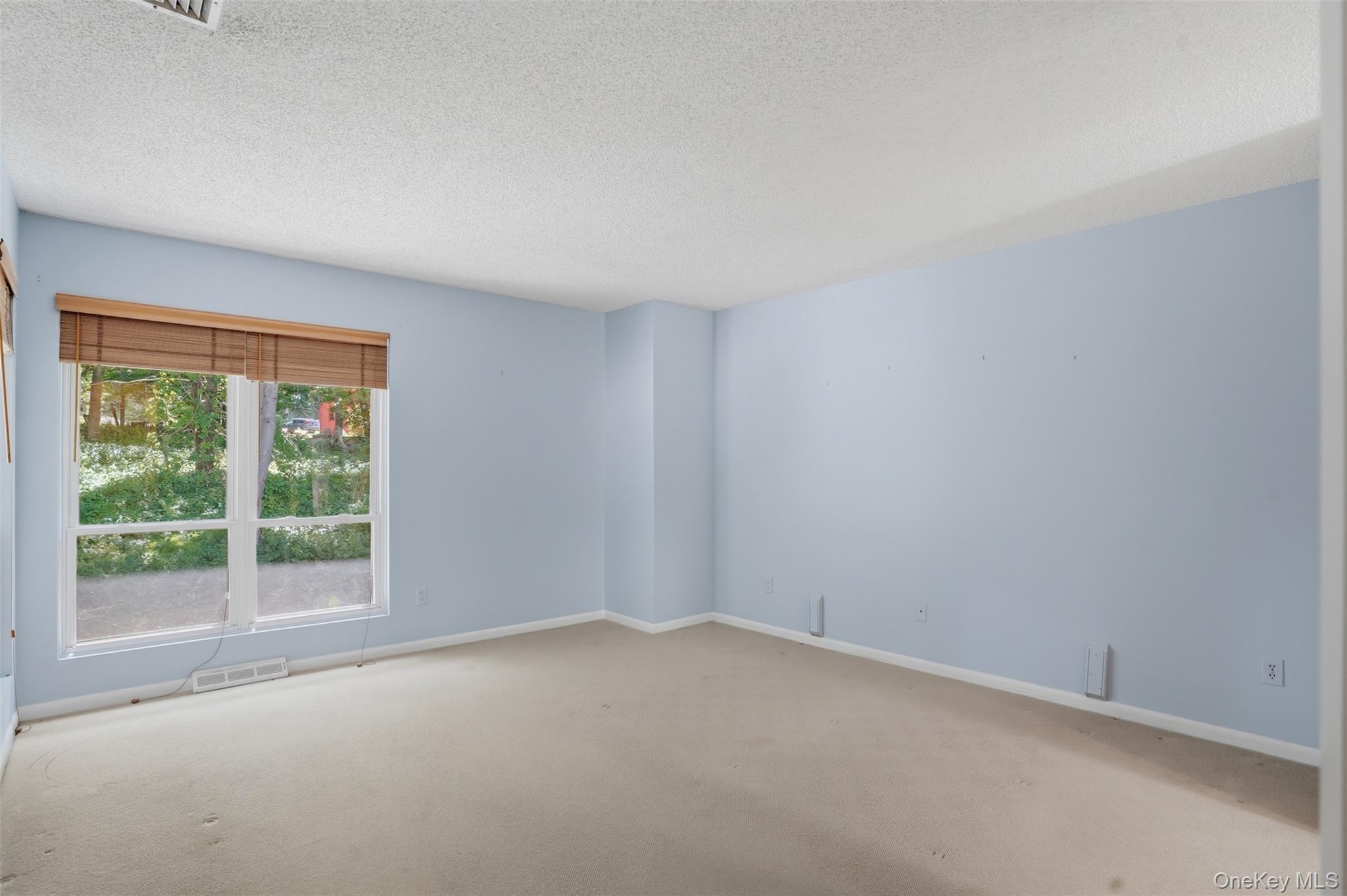 28 E Knoll Property Photo 21