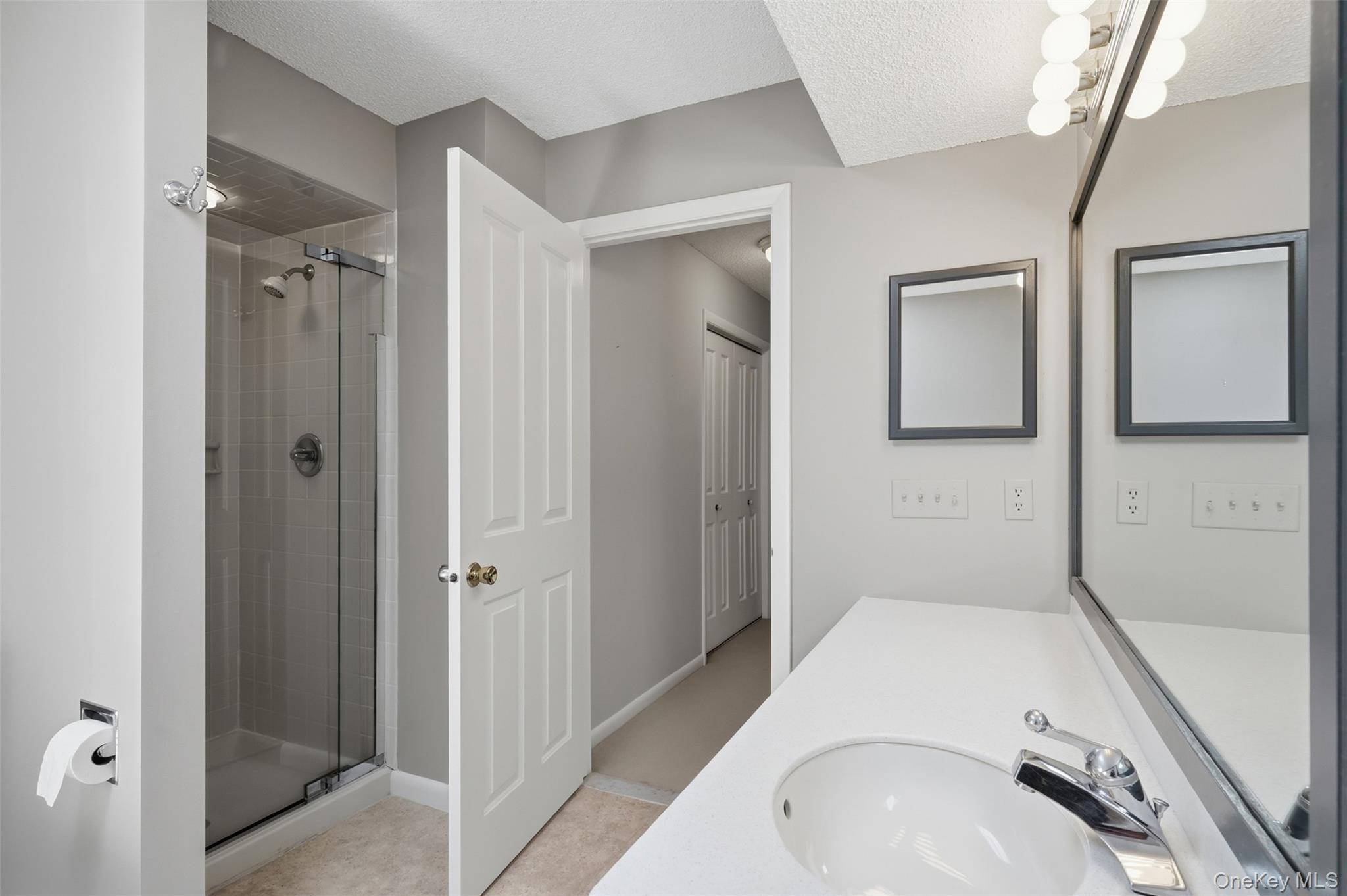 28 E Knoll Property Photo 23
