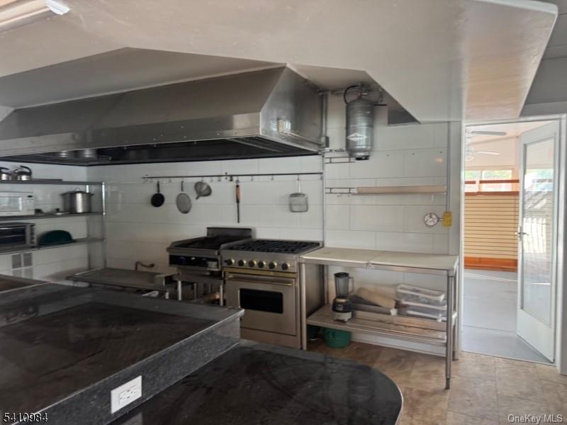 634 Jersey Avenue Property Photo 6