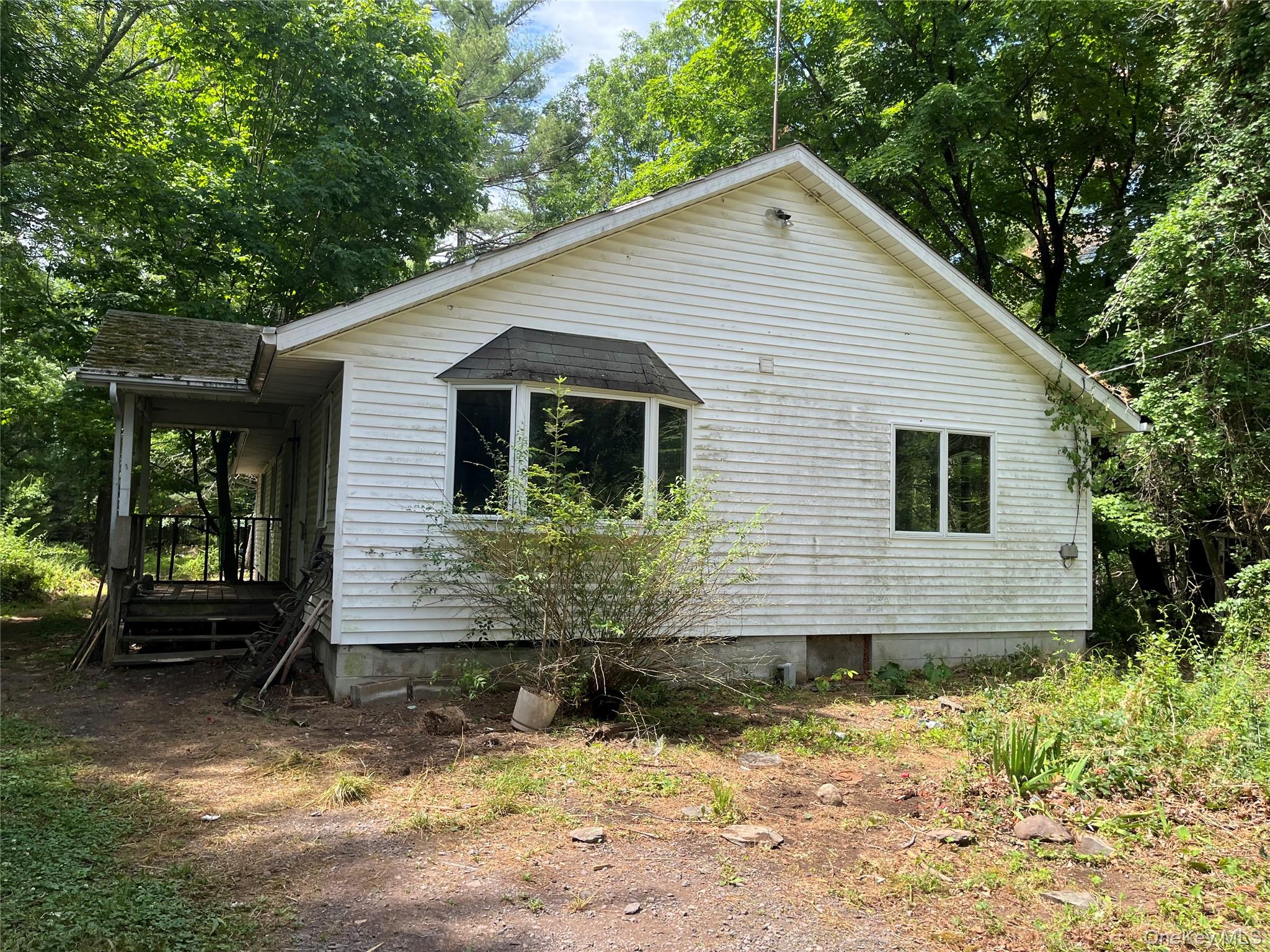 1145 Glasco Turnpike Property Photo 1