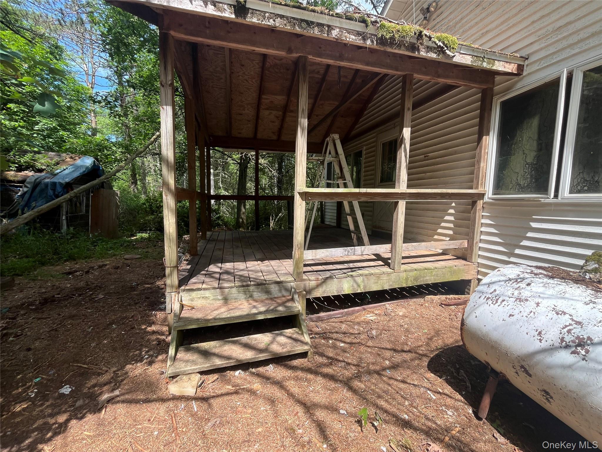 1145 Glasco Turnpike Property Photo 6