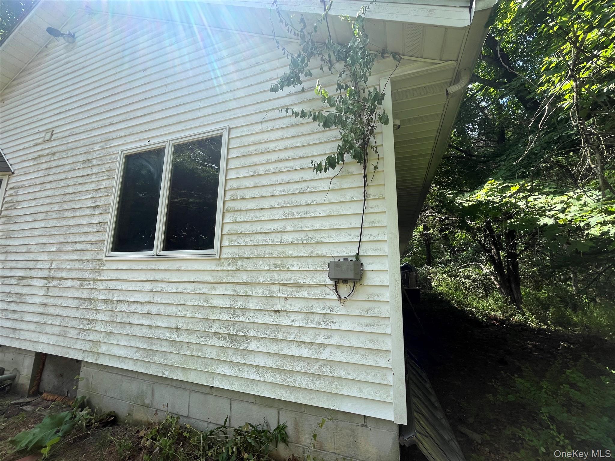 1145 Glasco Turnpike Property Photo 11