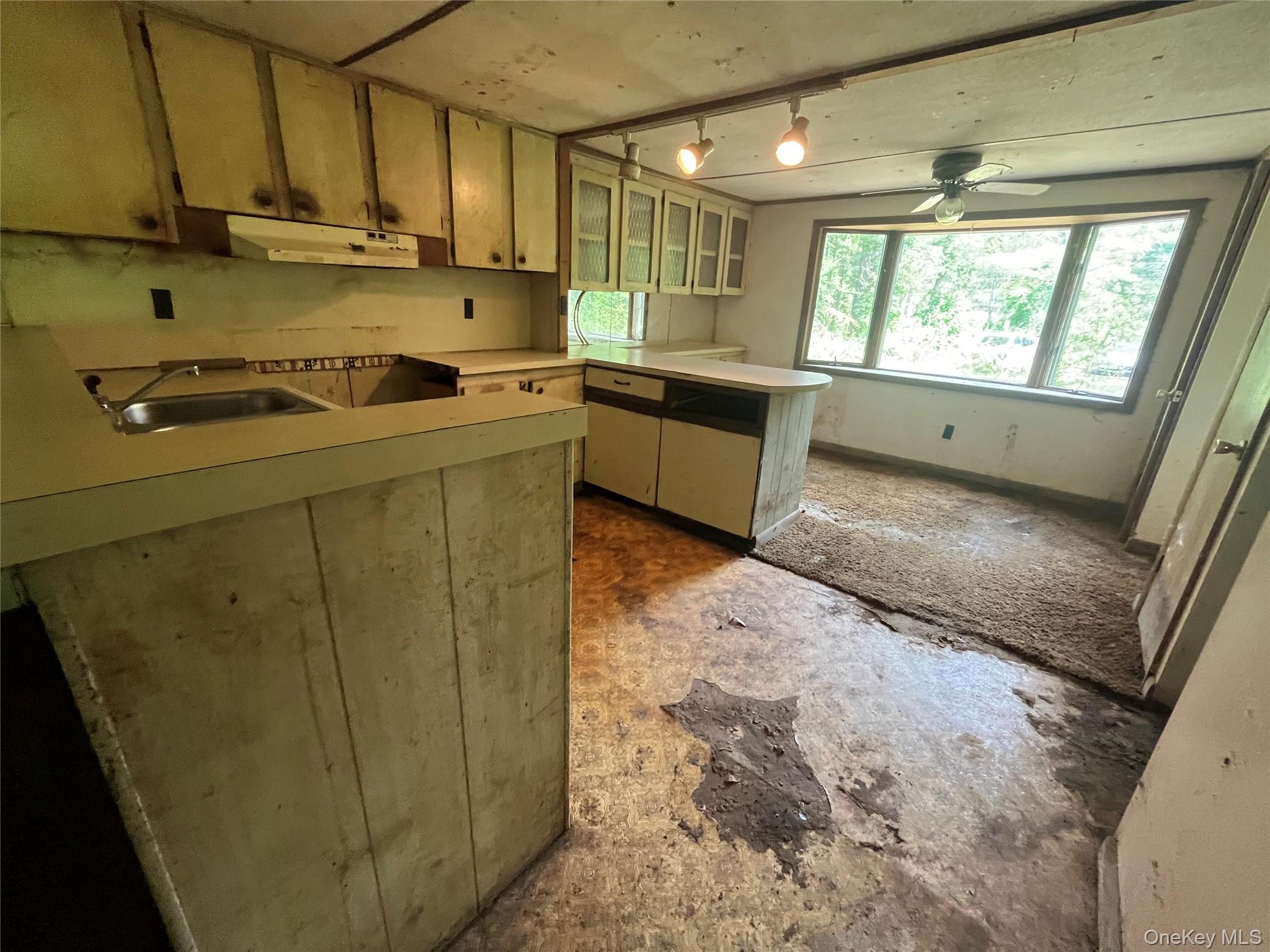 1145 Glasco Turnpike Property Photo 13