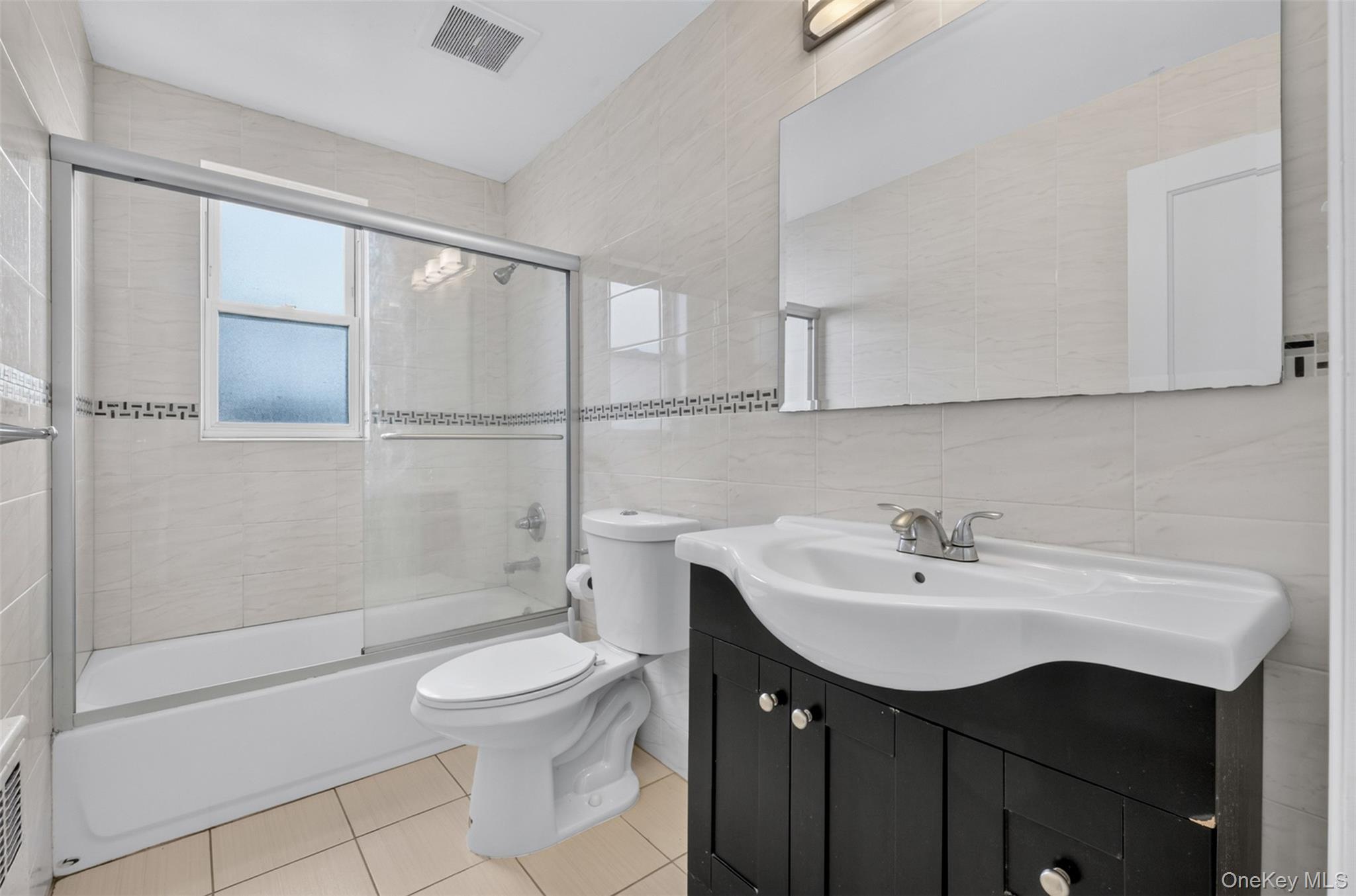 4084 Denman Street Property Photo 15