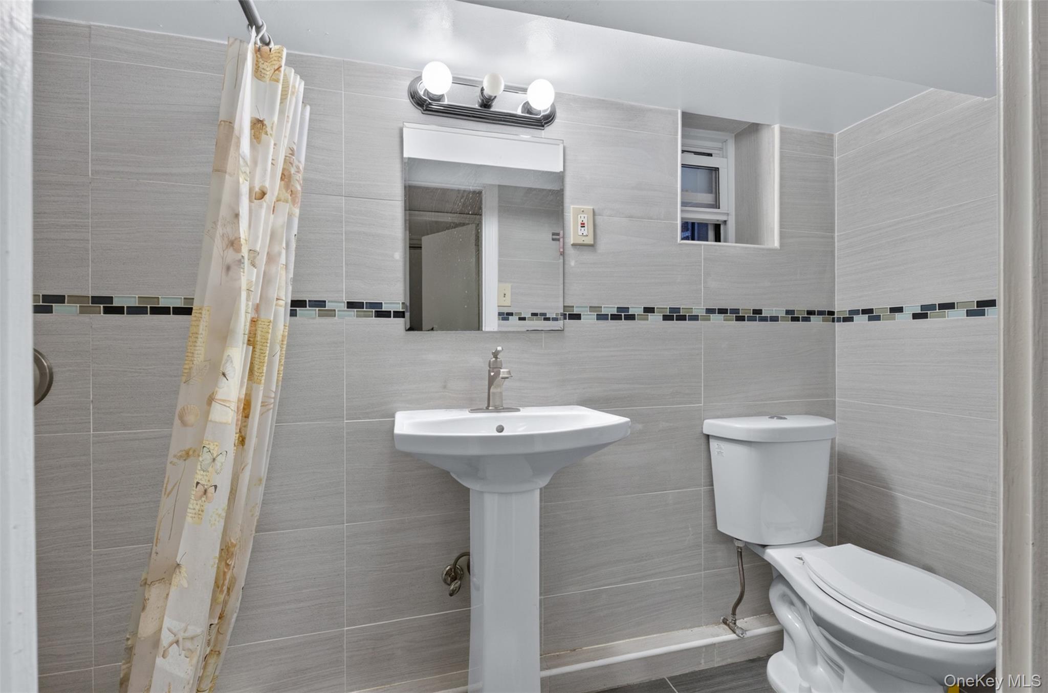 4084 Denman Street Property Photo 21