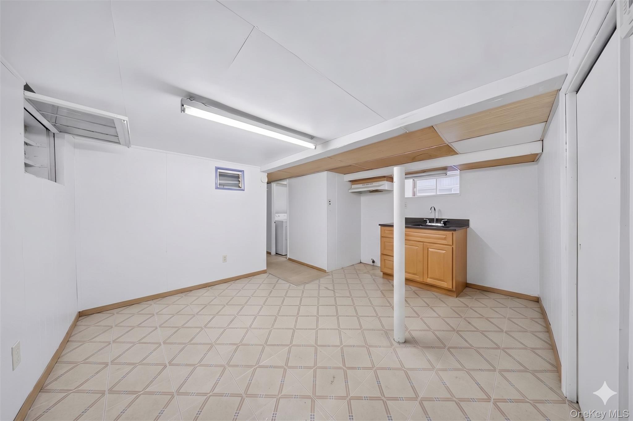4084 Denman Street Property Photo 25