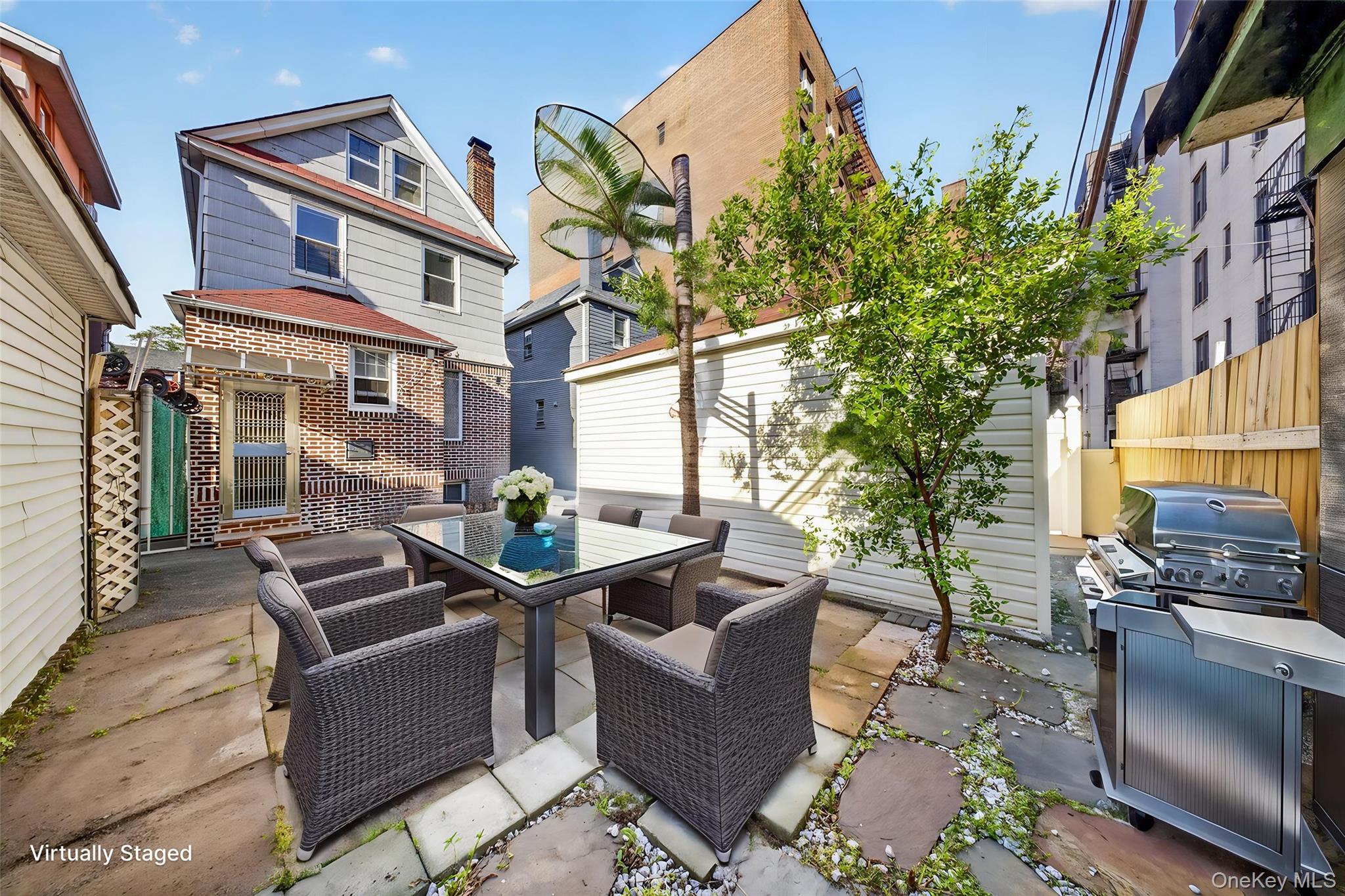 4084 Denman Street Property Photo 26