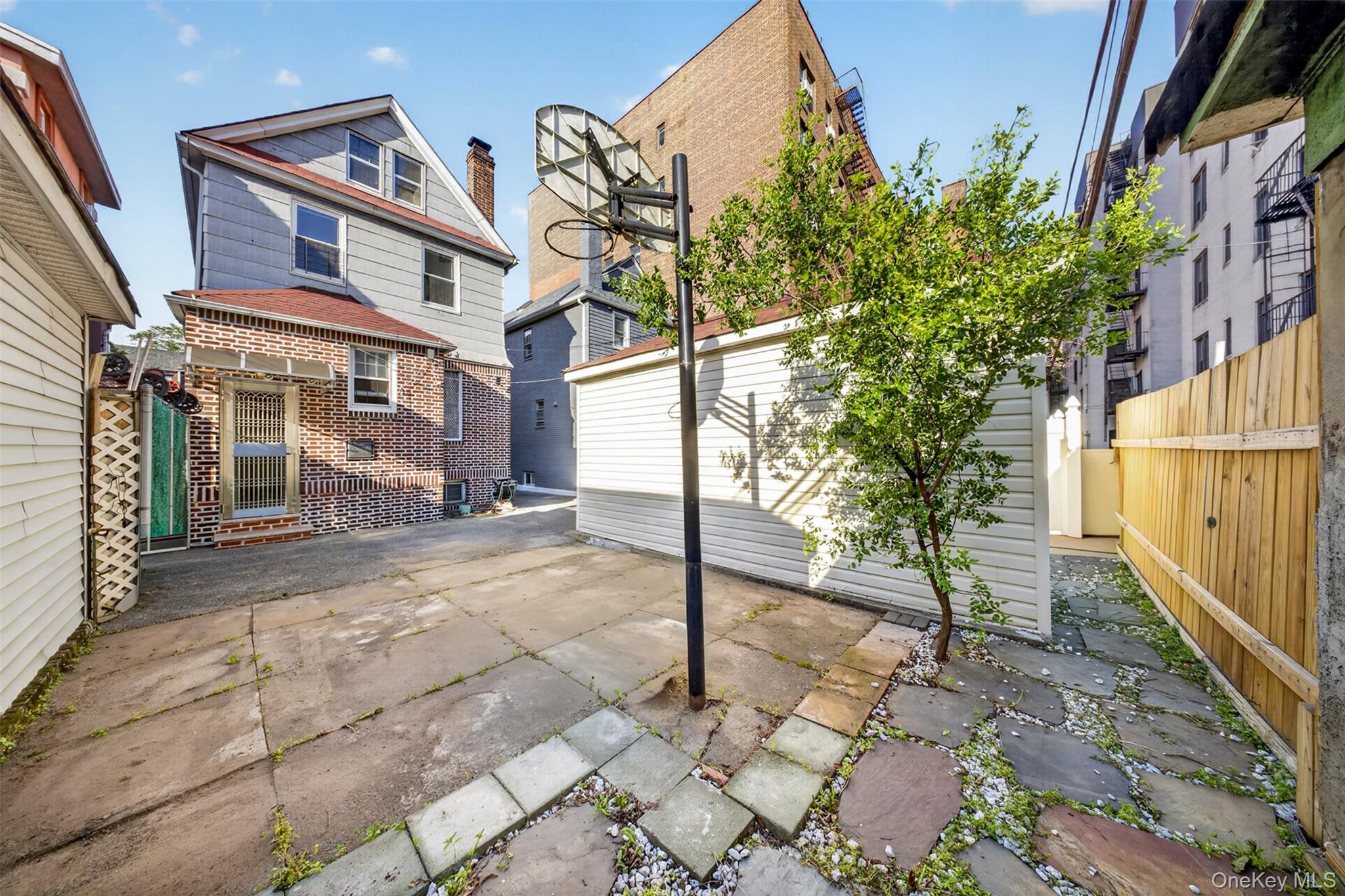 4084 Denman Street Property Photo 28