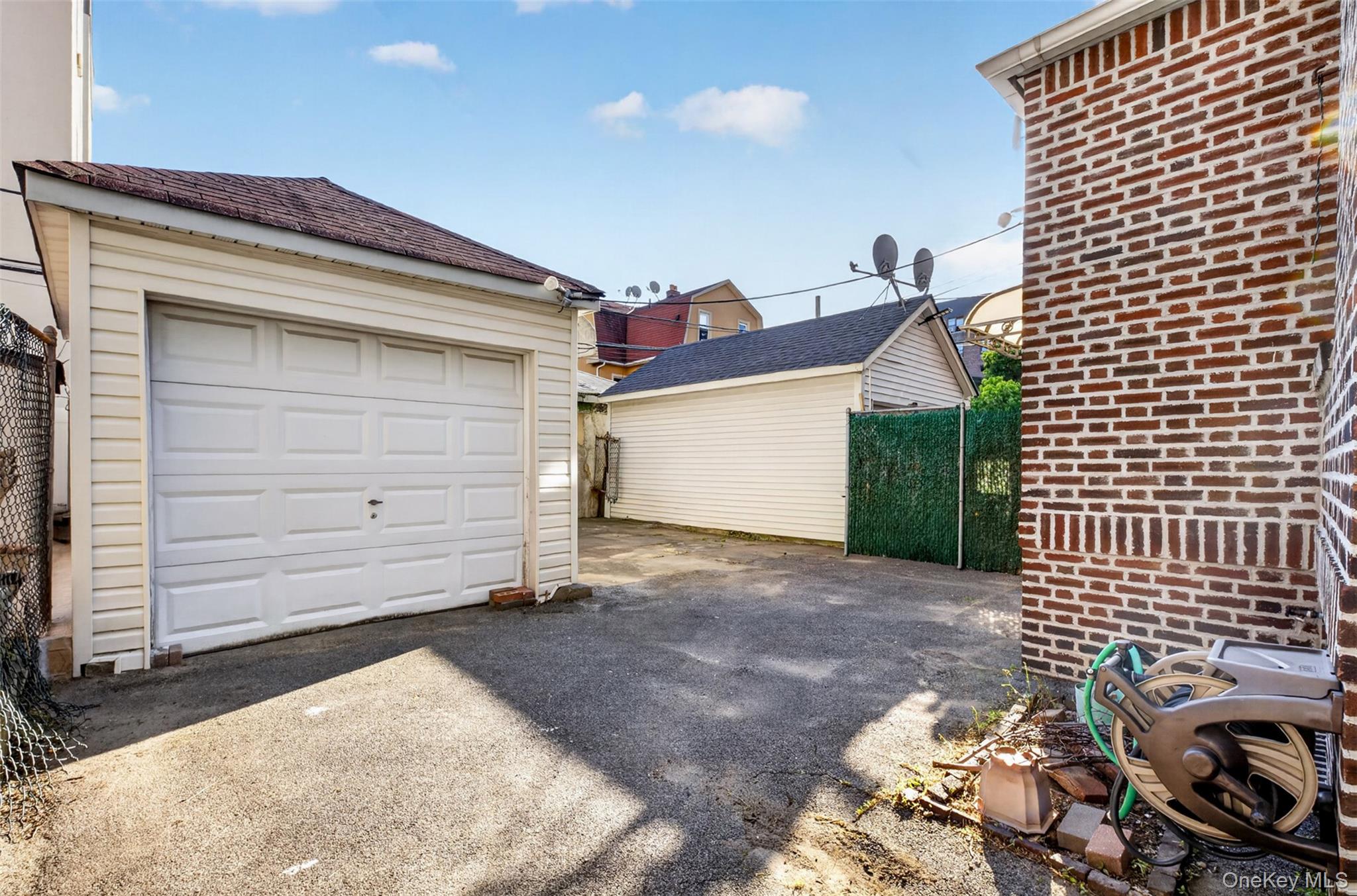 4084 Denman Street Property Photo 29