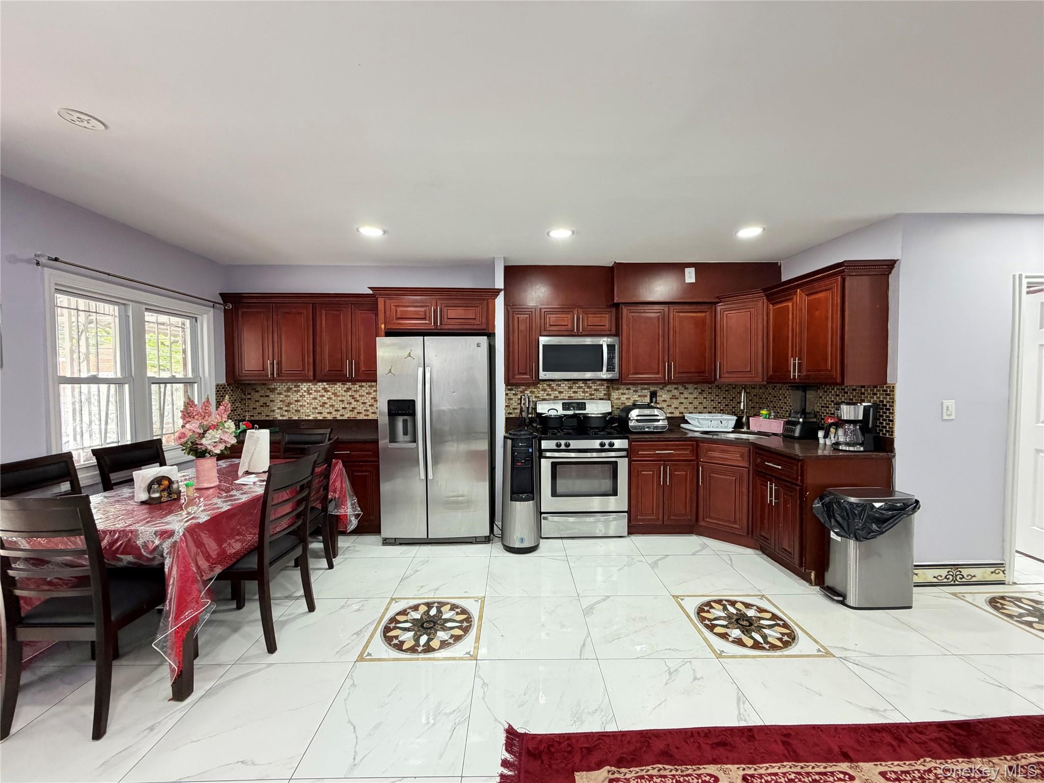 155-17 65 Avenue Property Photo 3