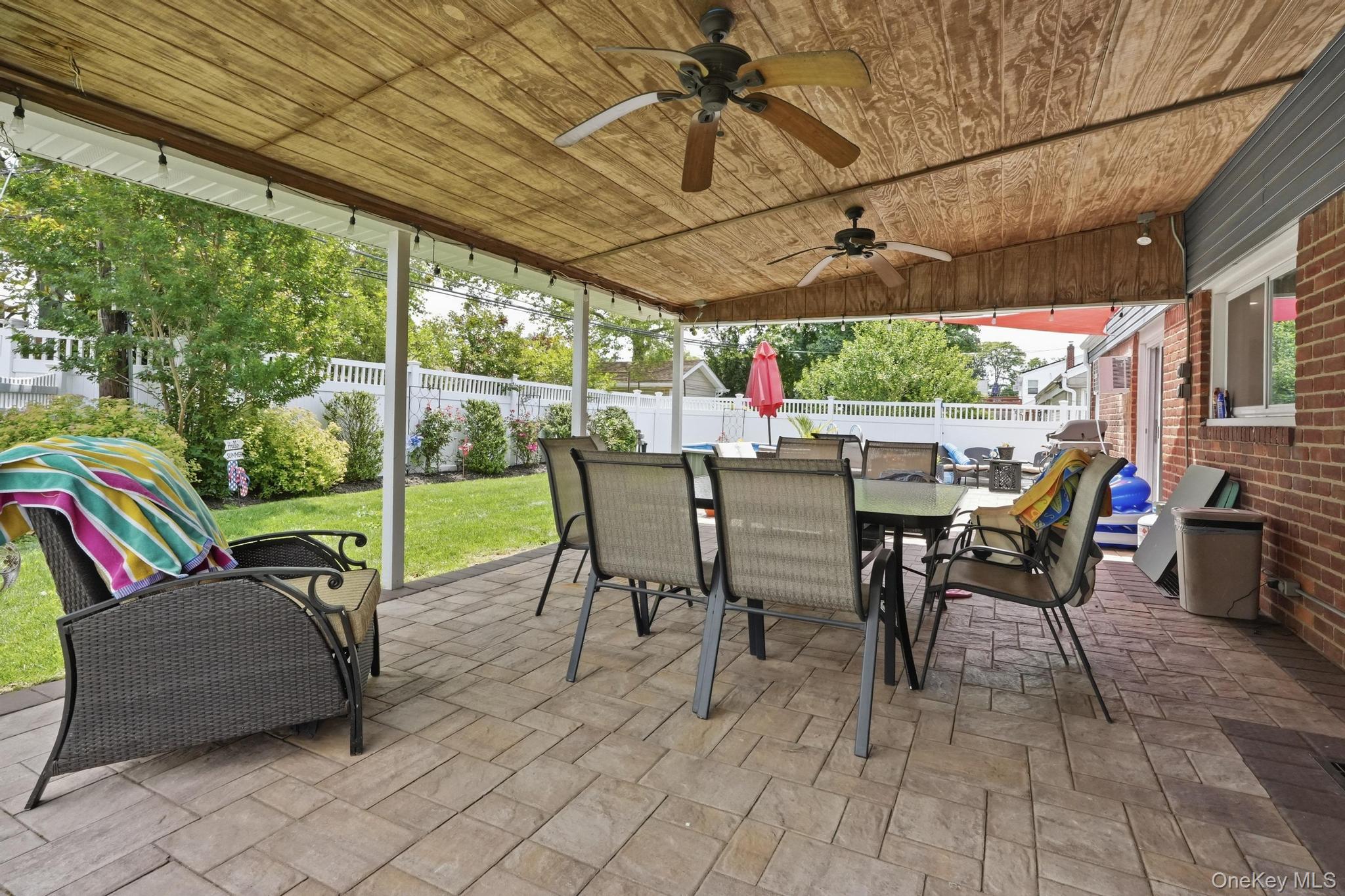 841 Willow Road Property Photo 3