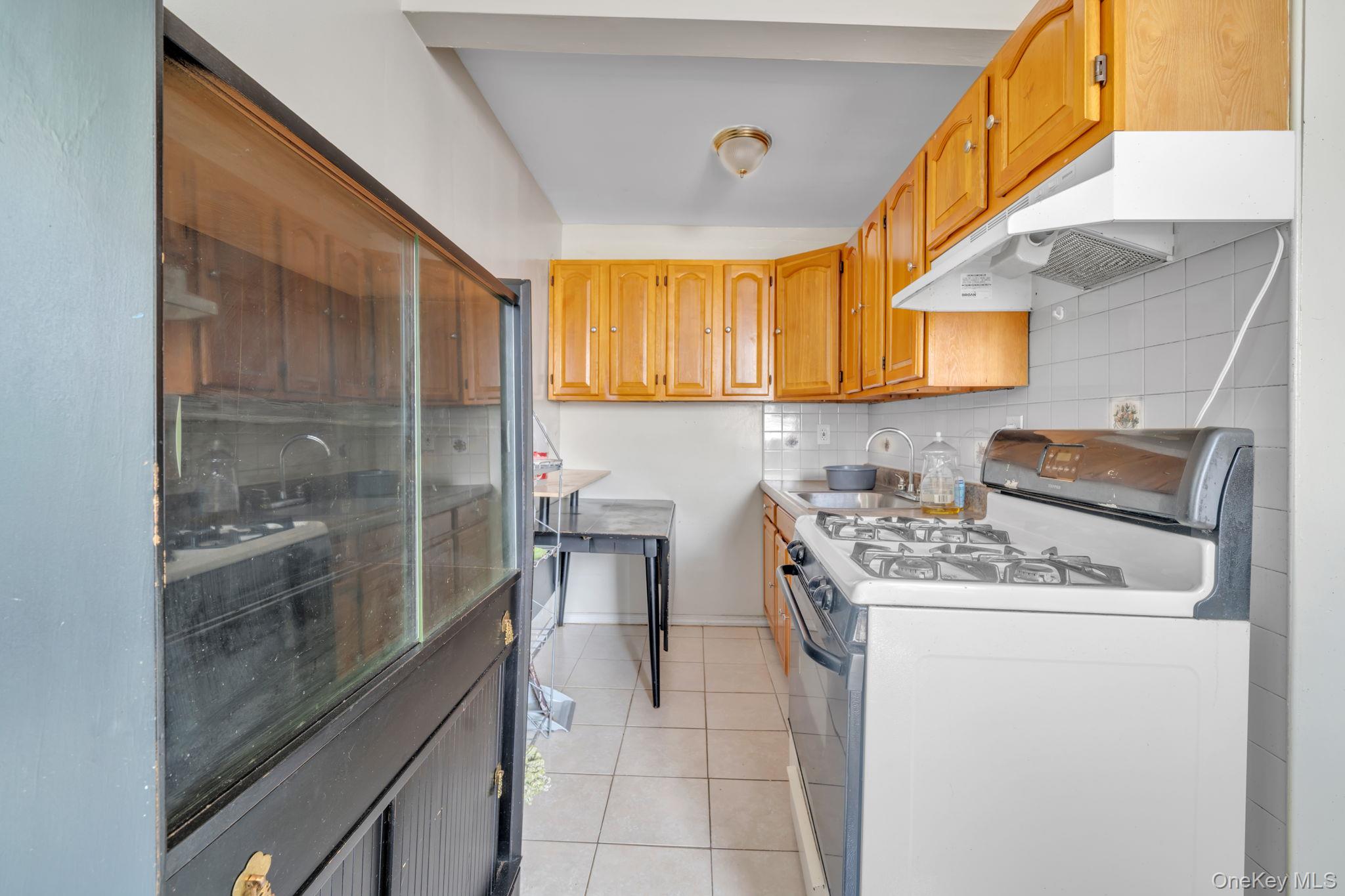 1232 E 92nd Street Property Photo 5