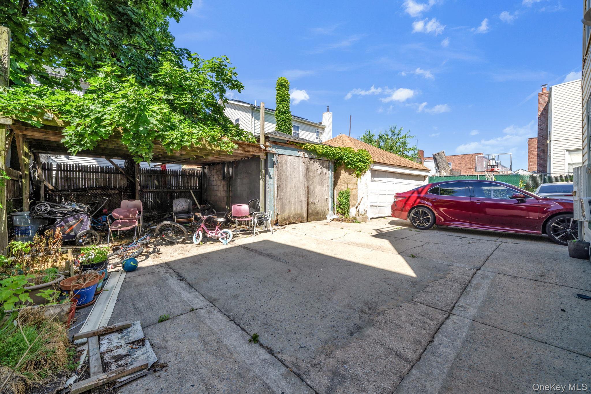 1232 E 92nd Street Property Photo 17