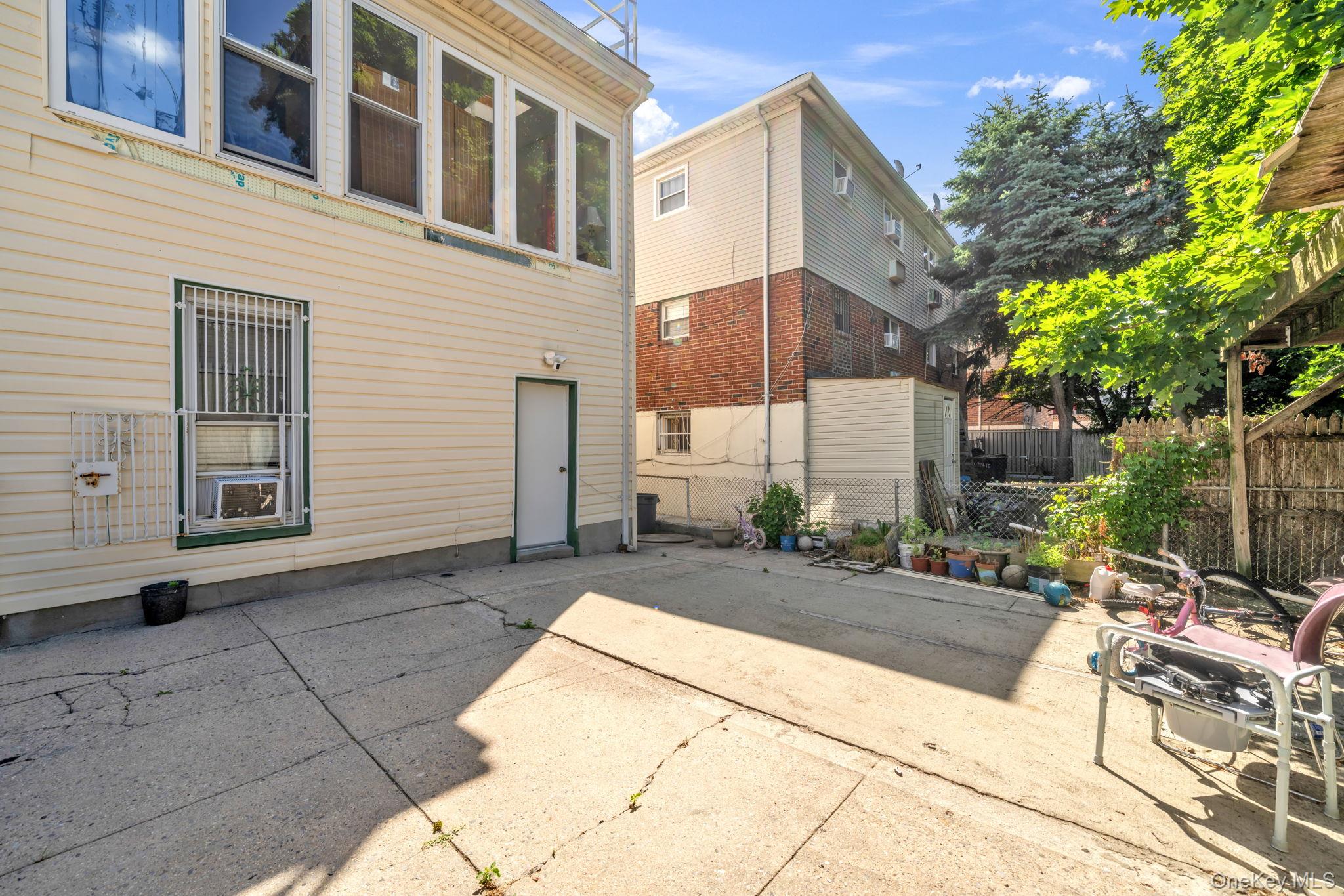 1232 E 92nd Street Property Photo 18