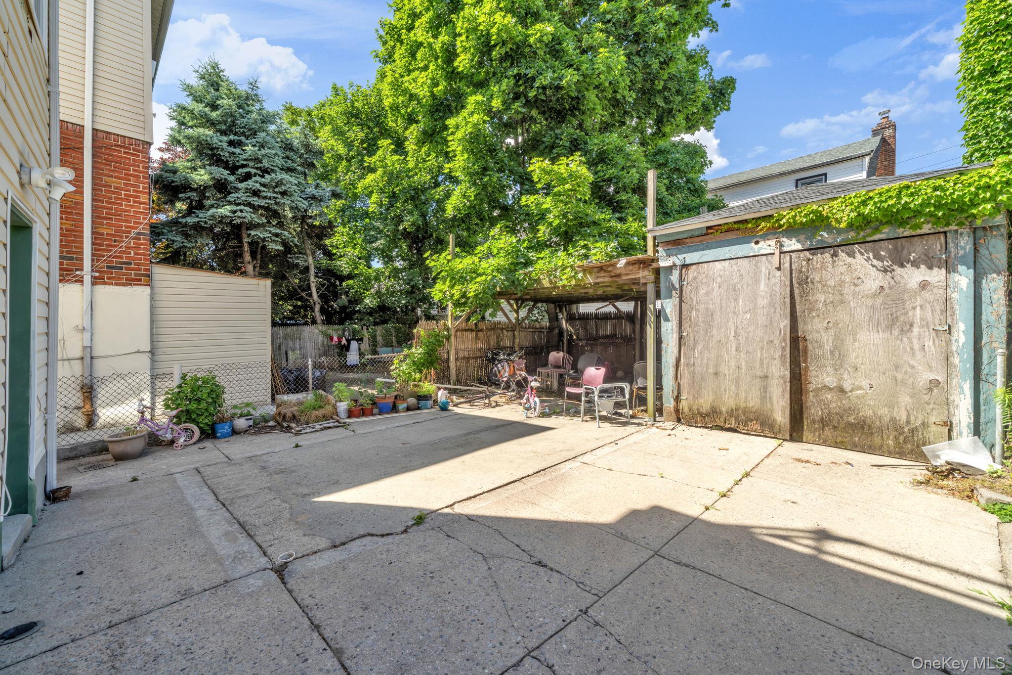 1232 E 92nd Street Property Photo 19
