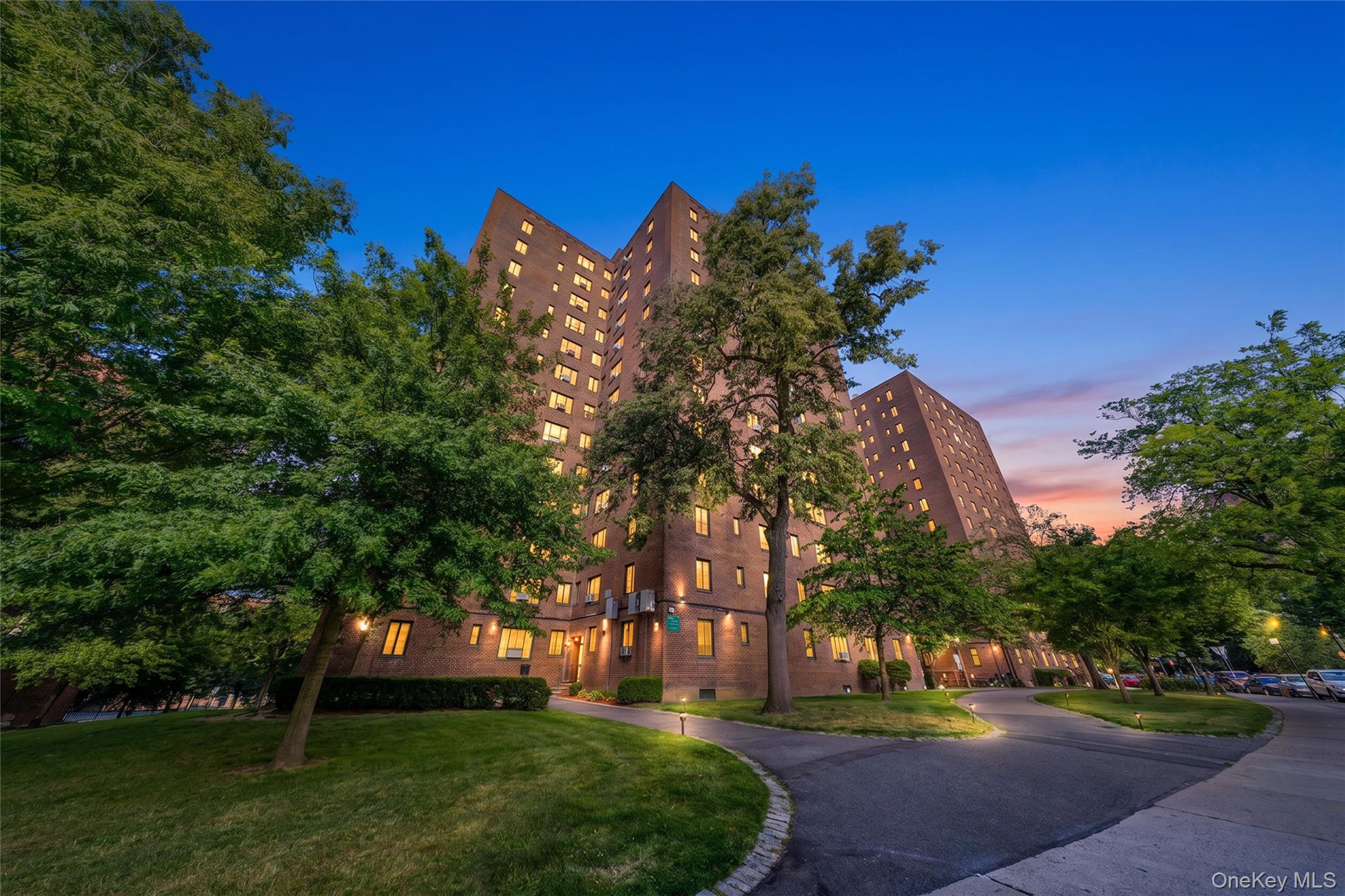 14 Metropolitan Oval 8d Property Photo 1