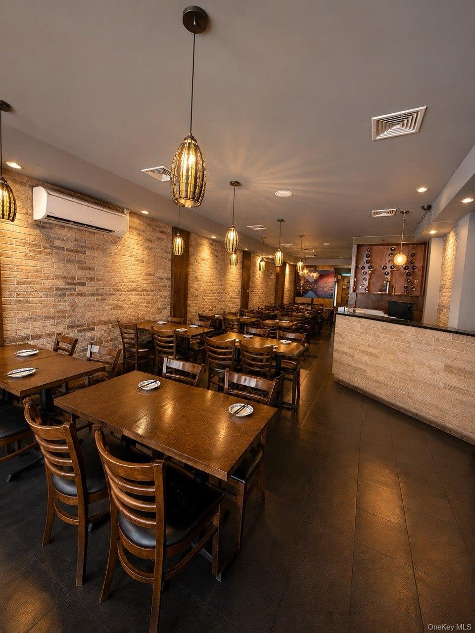 360 W 42nd Street Property Photo 2