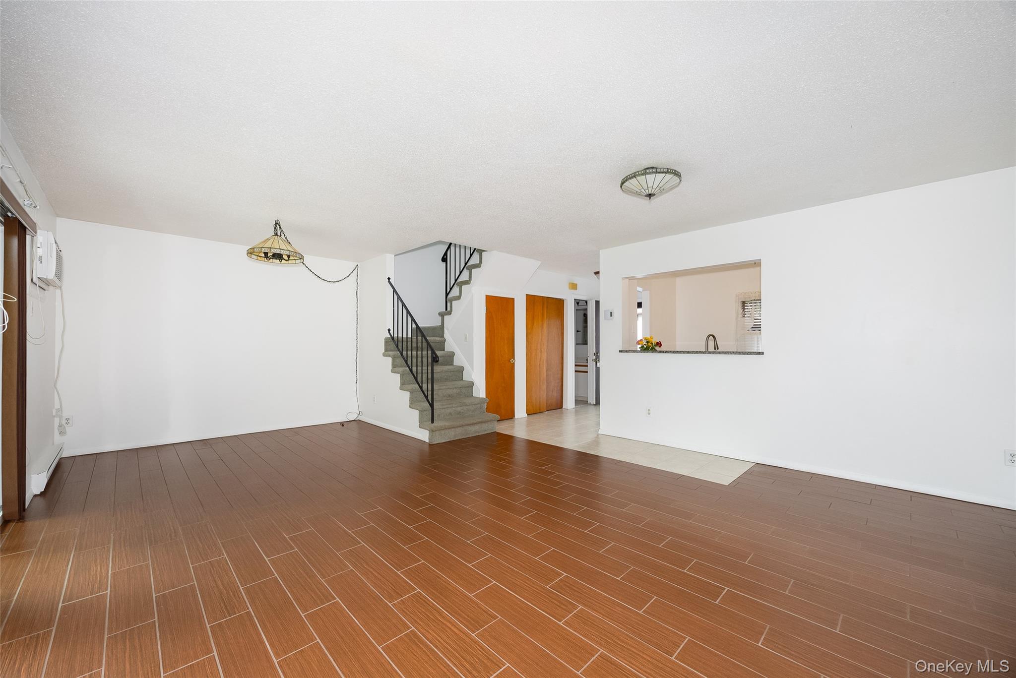 1004 Chelsea Cove Property Photo 5
