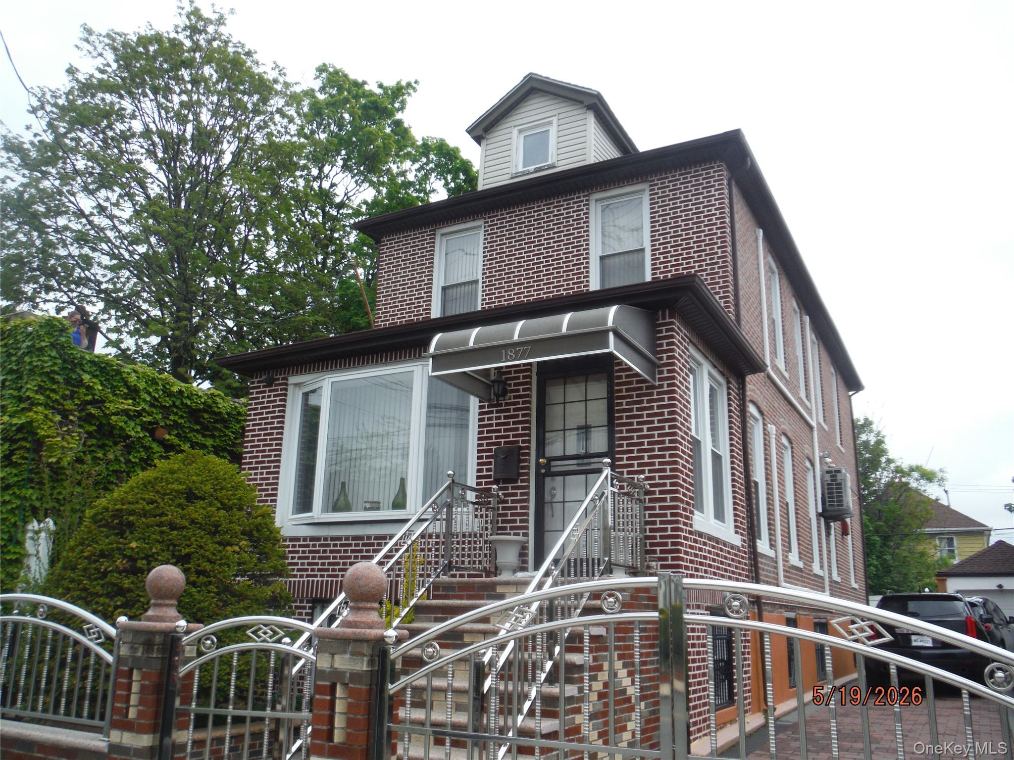 1877 Albany Avenue Property Photo 3