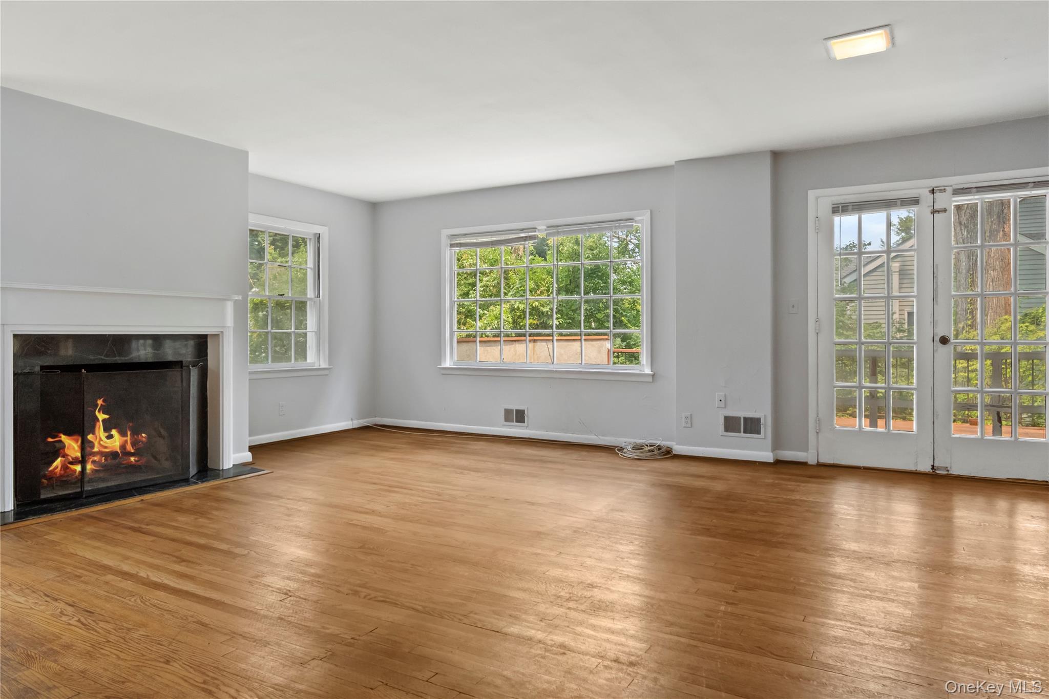 4670 Independence Avenue Property Photo 7