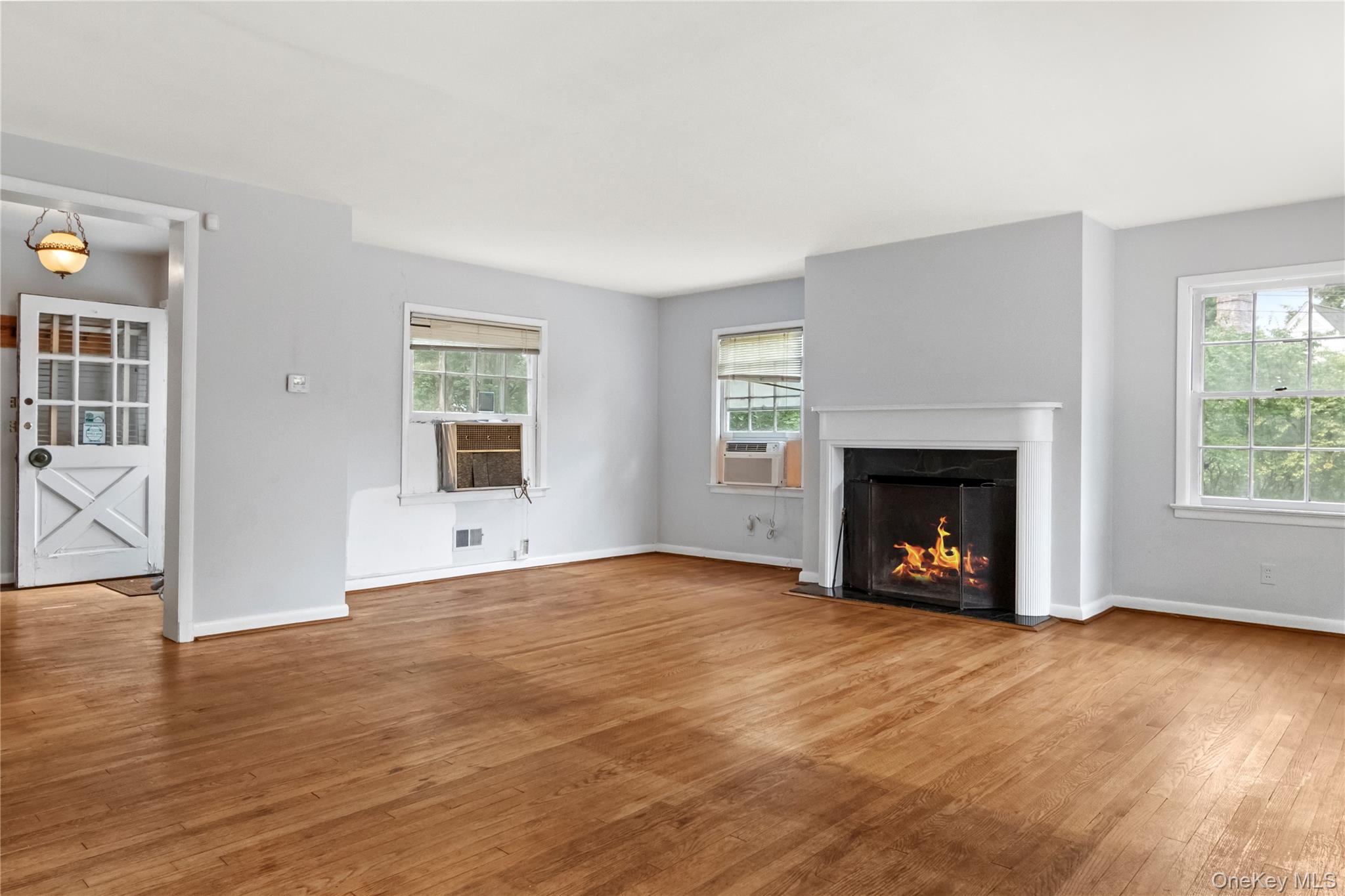 4670 Independence Avenue Property Photo 9